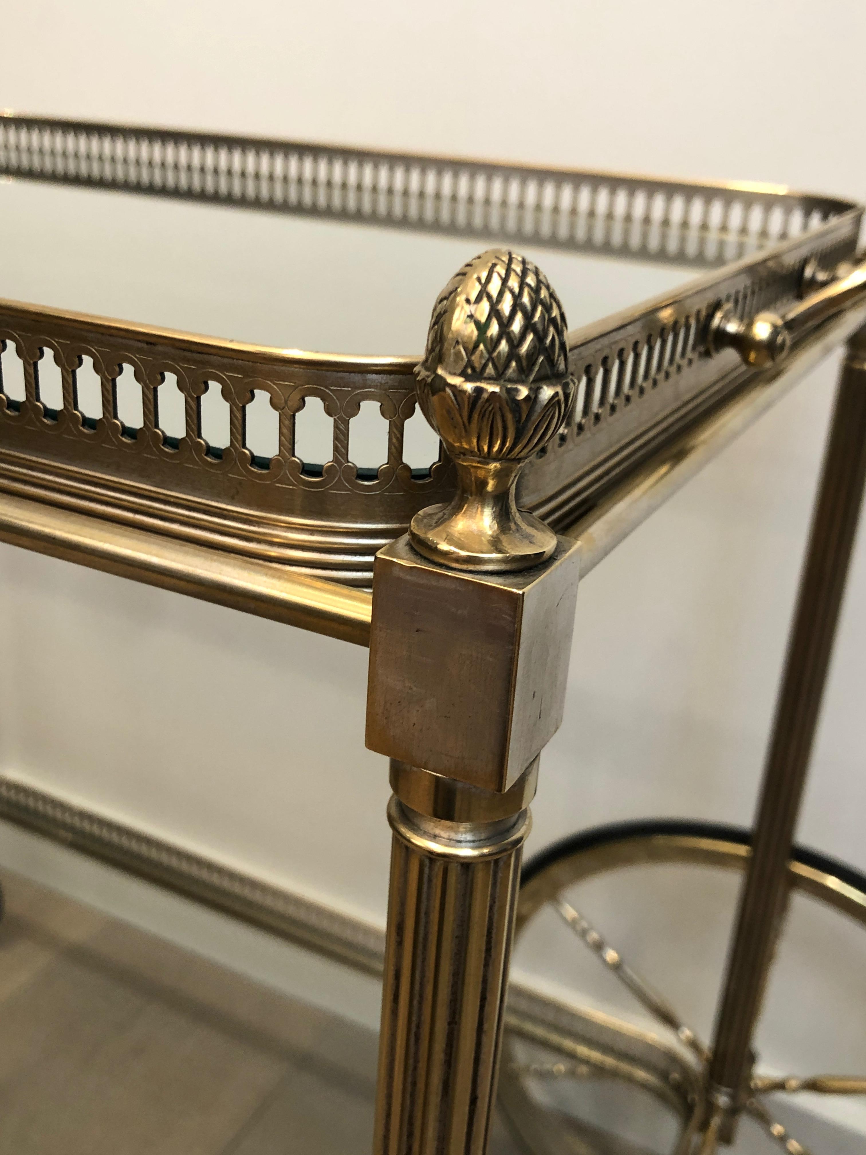 Maison Bagués. Chariot à boissons en laiton argenté de style néoclassique. Français. en vente 10