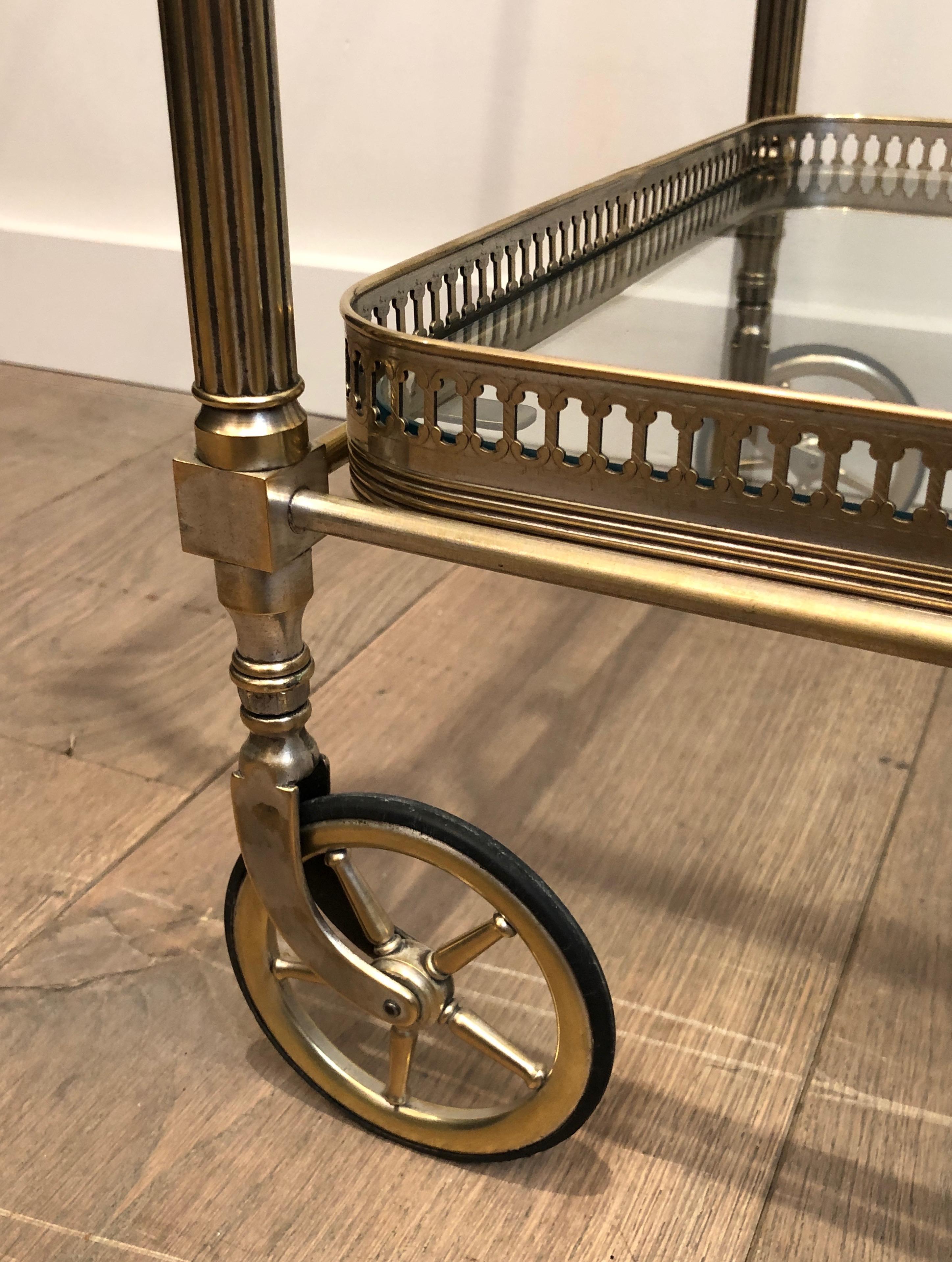 Maison Bagués. Chariot à boissons en laiton argenté de style néoclassique. Français. en vente 11