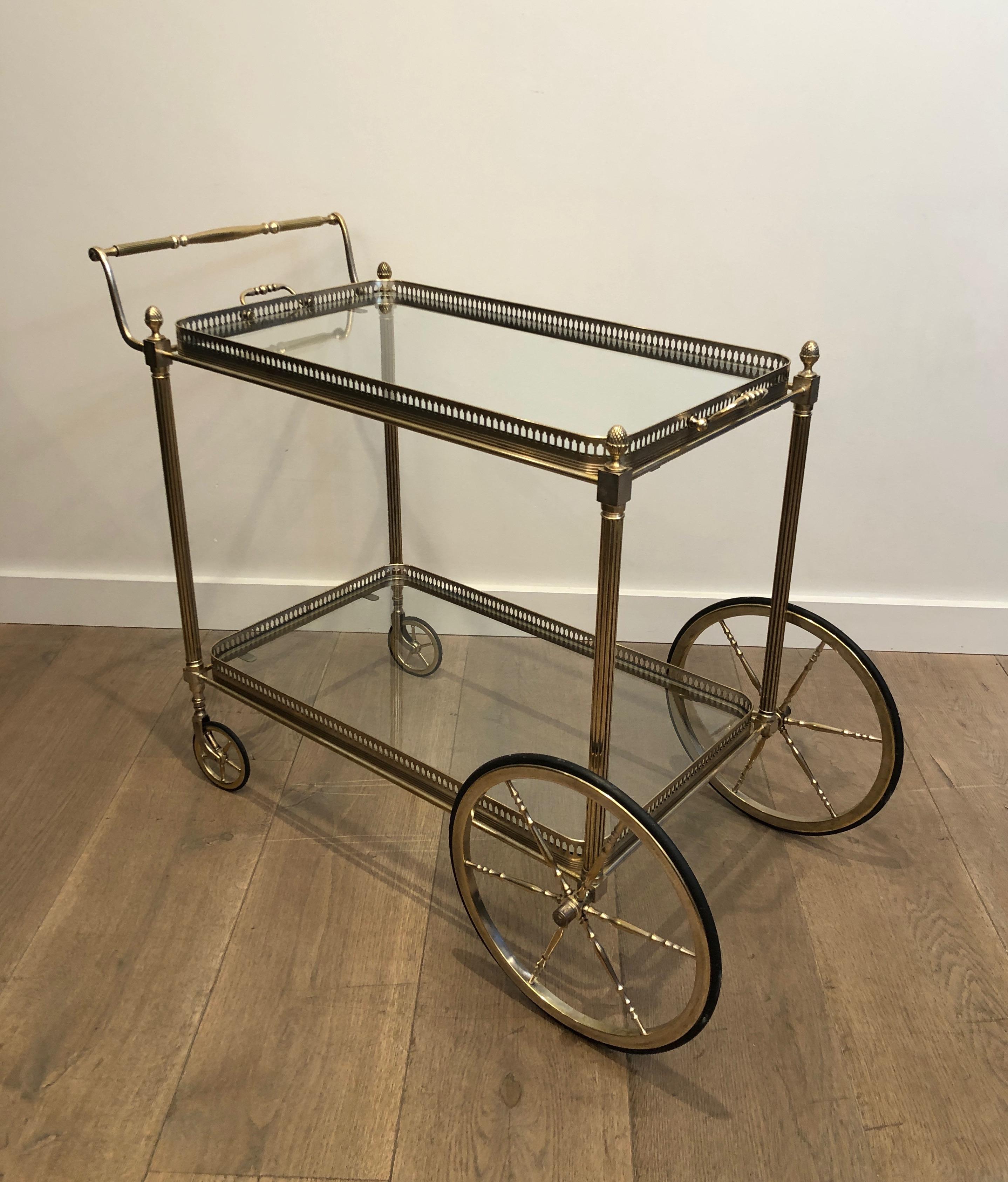 Maison Bagués. Chariot à boissons en laiton argenté de style néoclassique. Français. en vente 13