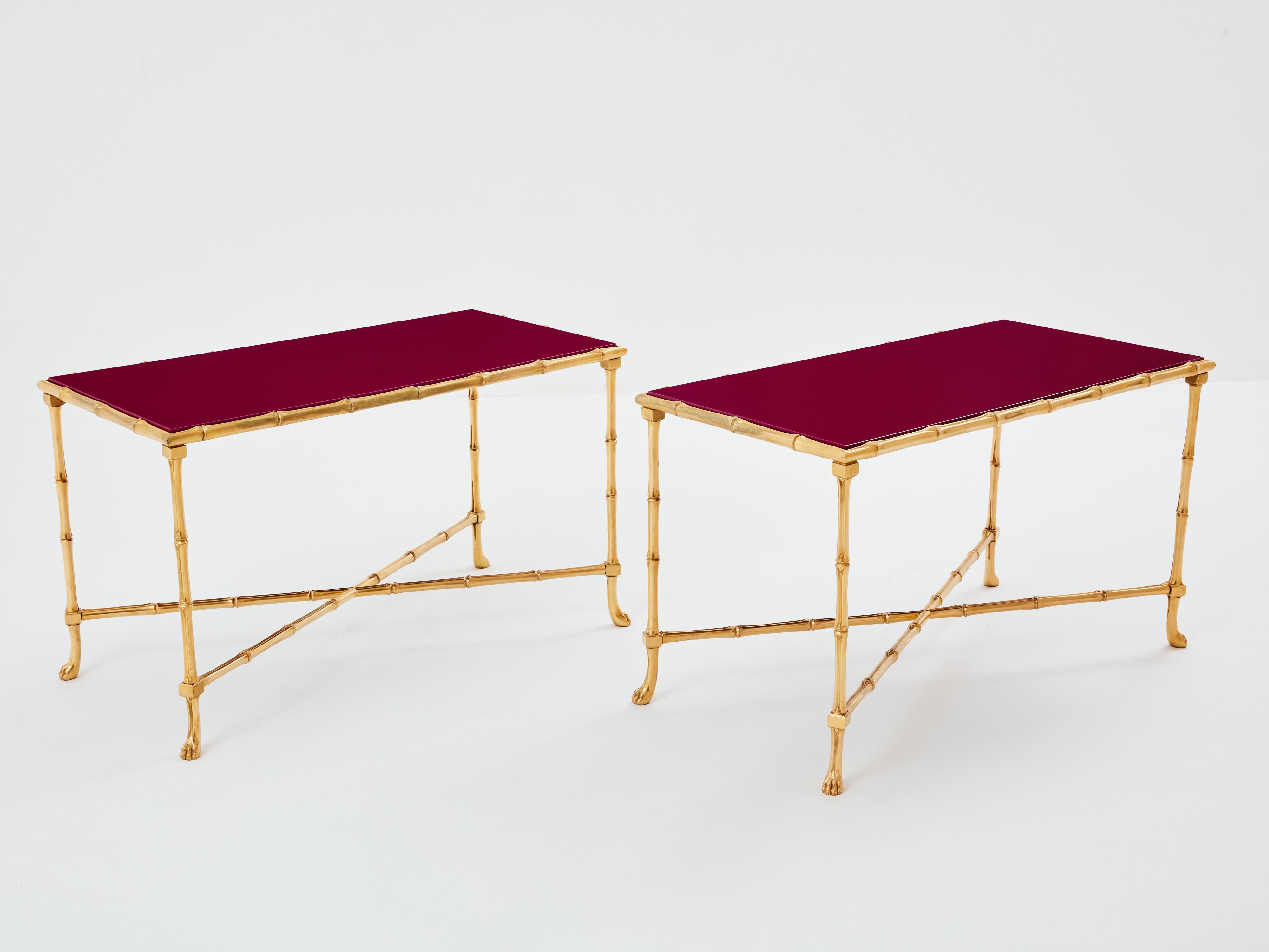 Milieu du XXe siècle Maison Baguès paire de tables d'appoint en bambou laiton laqué rouge années 1960 en vente