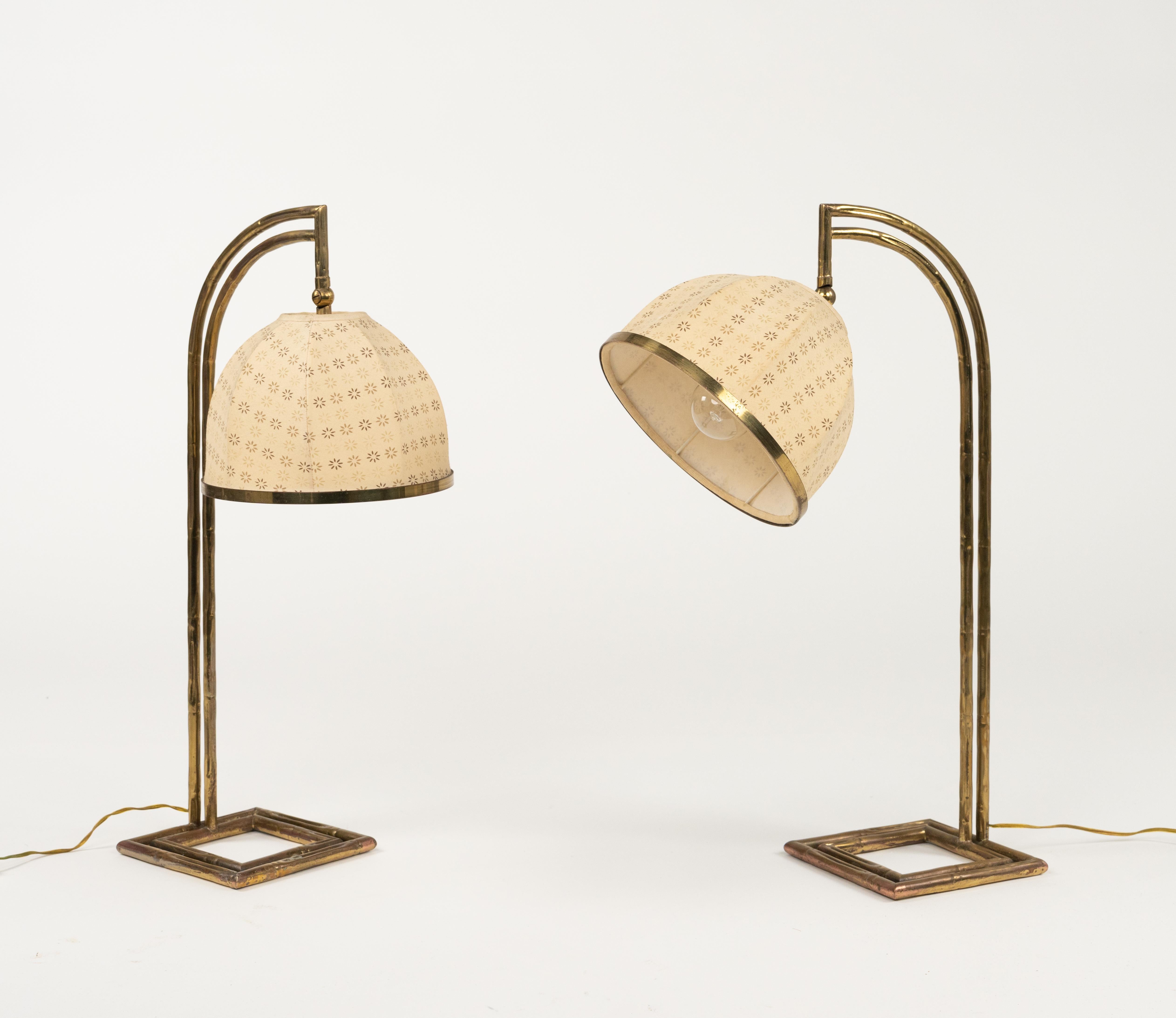 Maison Baguès Ein Paar Tischlampen aus Messing, Bambusimitat und Stoff, Italien 1960er Jahre im Angebot 3