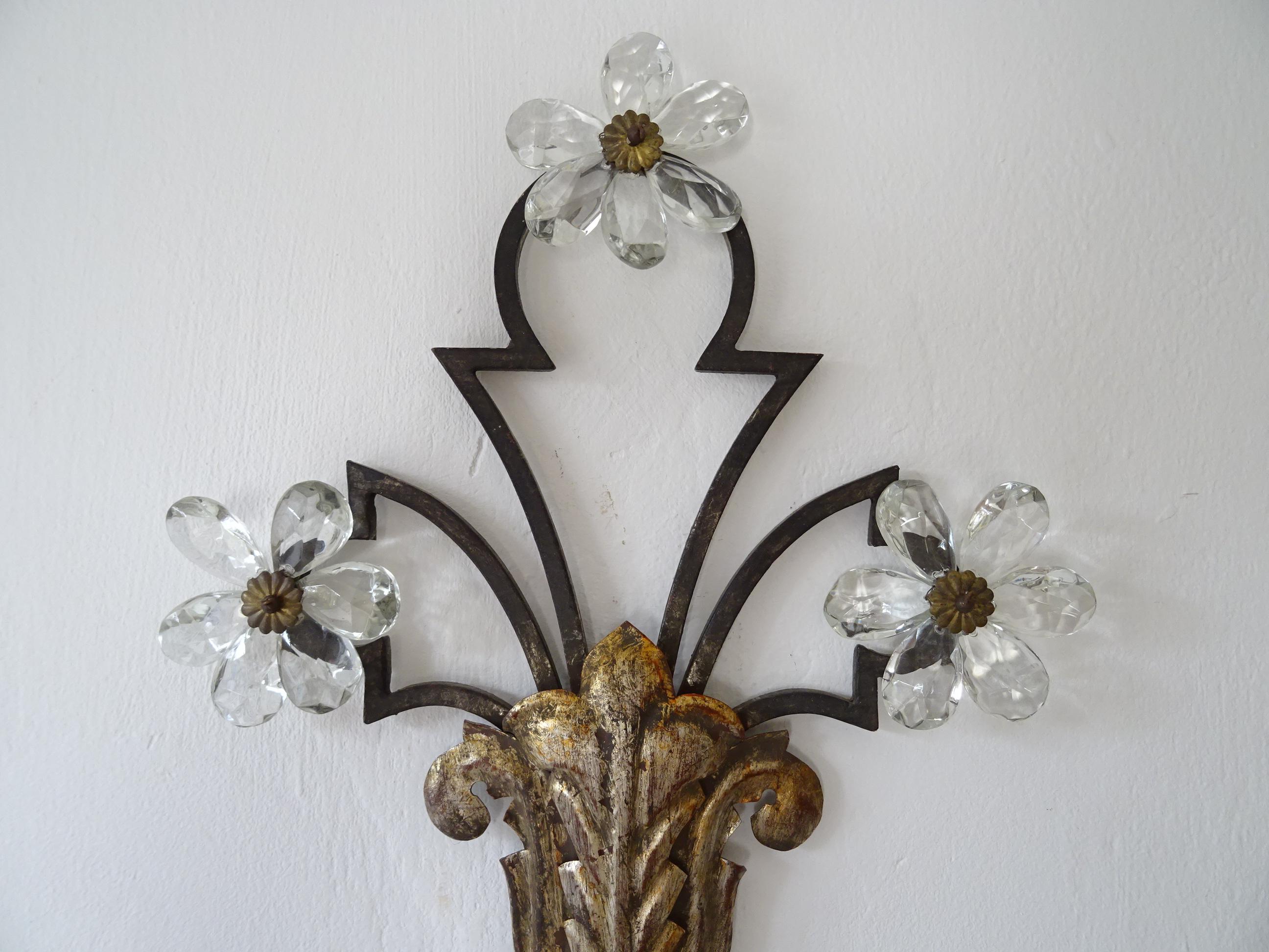 Early 20th Century Maison Baguès Red Signed Crystal Flowers Sconces, Wrought Iron, circa 1900 For Sale