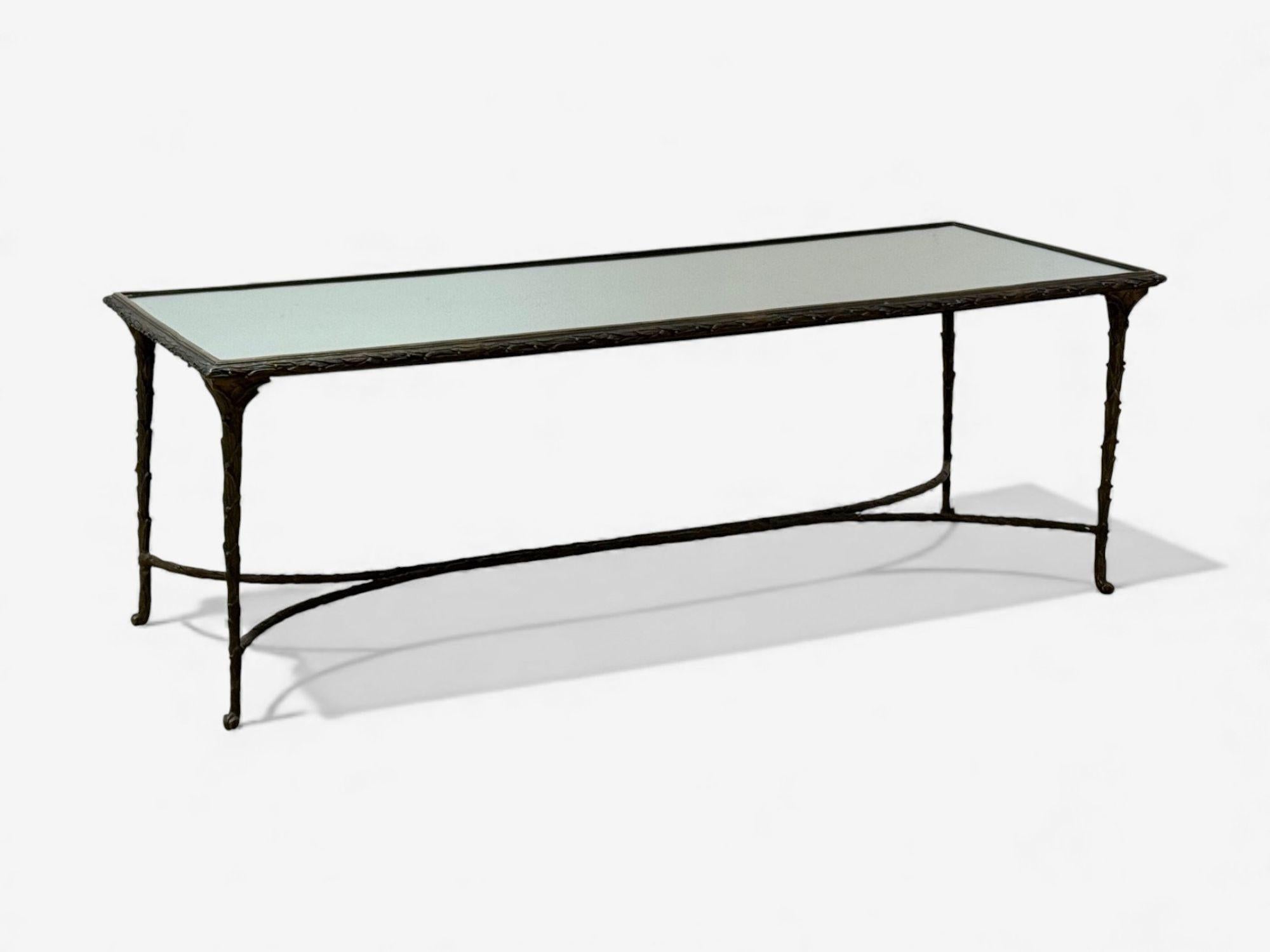 Mesa de centro estilo Maison Bagues, Bronce, Espejo, Faux Bois, Francia, años 40 Regencia de Hollywood en venta