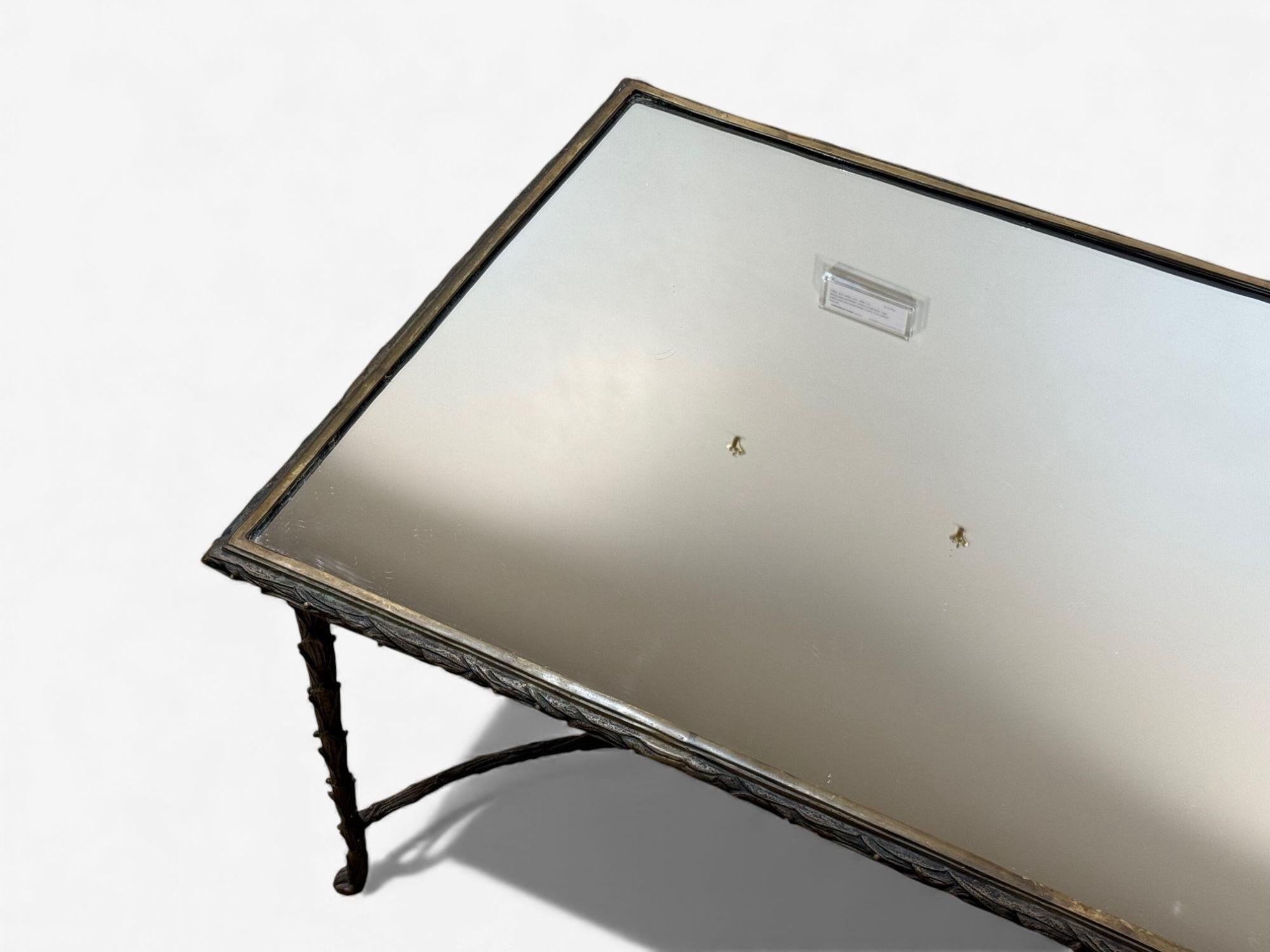 Mesa de centro estilo Maison Bagues, Bronce, Espejo, Faux Bois, Francia, años 40 en venta 3