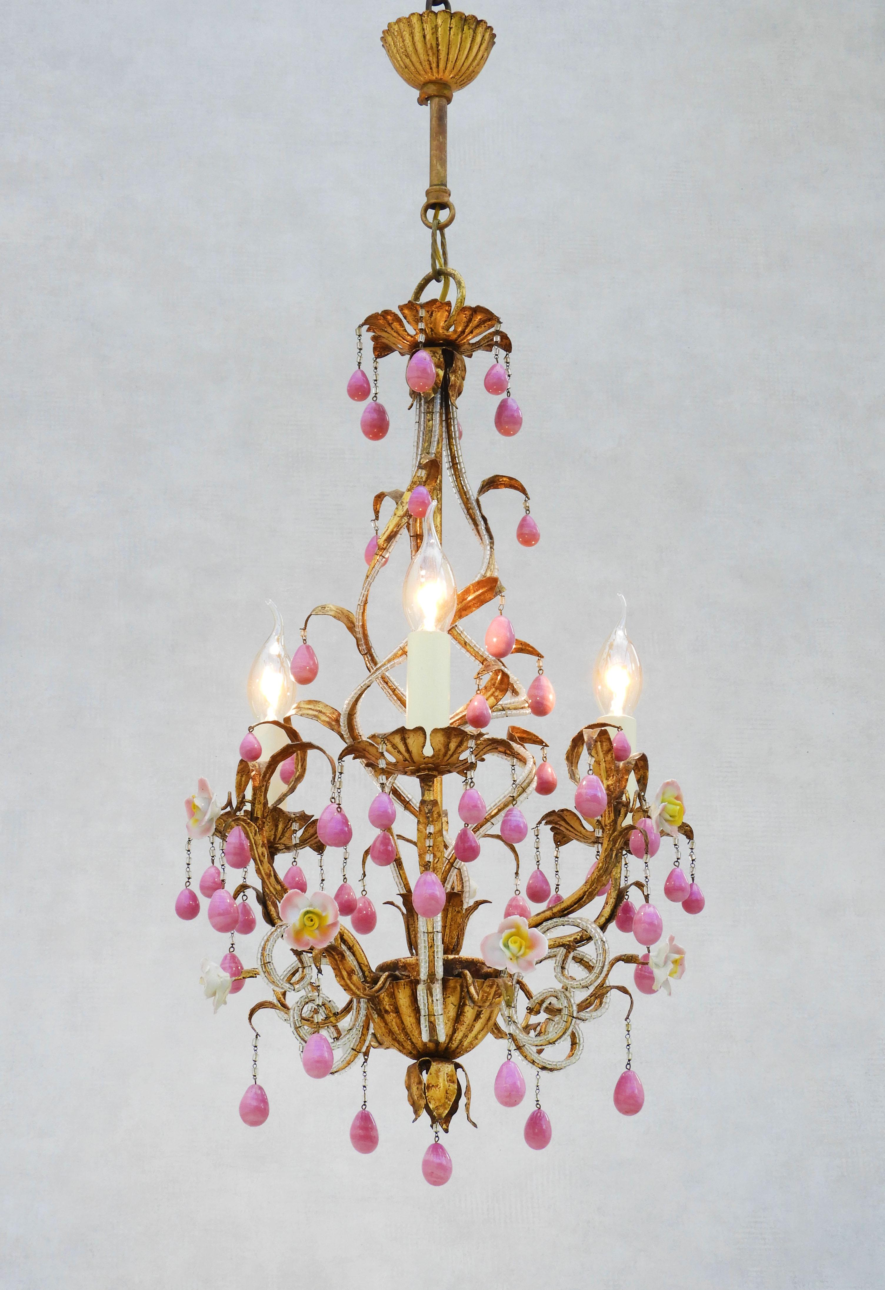 Maison Bagues Style Chandelier with Beaded Tôle, Porcelain Roses & Pink Drops For Sale 4