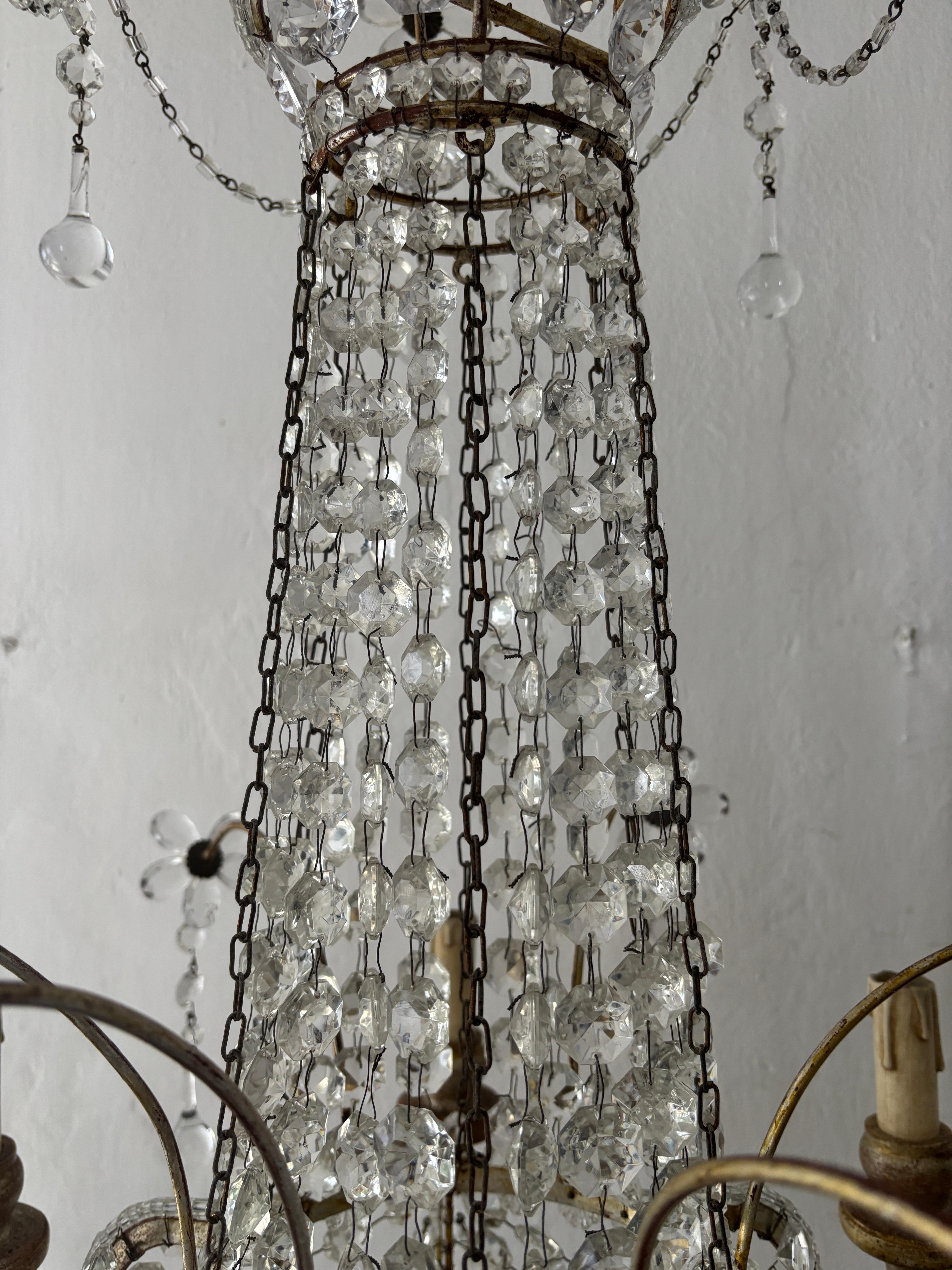Maison Bagues Style Crystal Flowers Huge Beaded Murano Drops Chandelier, c1910 In condizioni buone in vendita a Firenze, Toscana