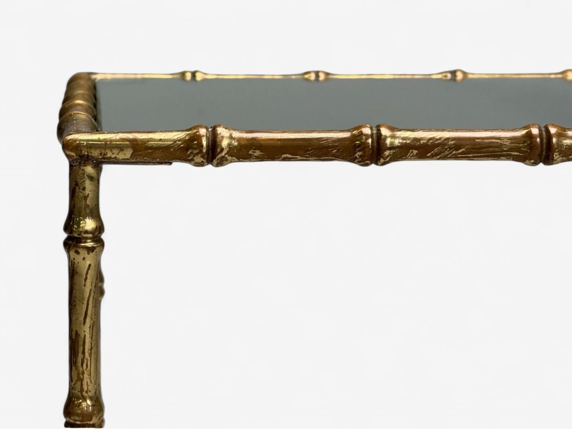 Table basse de style Maison Bagues, laiton imitation bambou, verre, France, années 1940 Bon état - En vente à Manhasset, NY