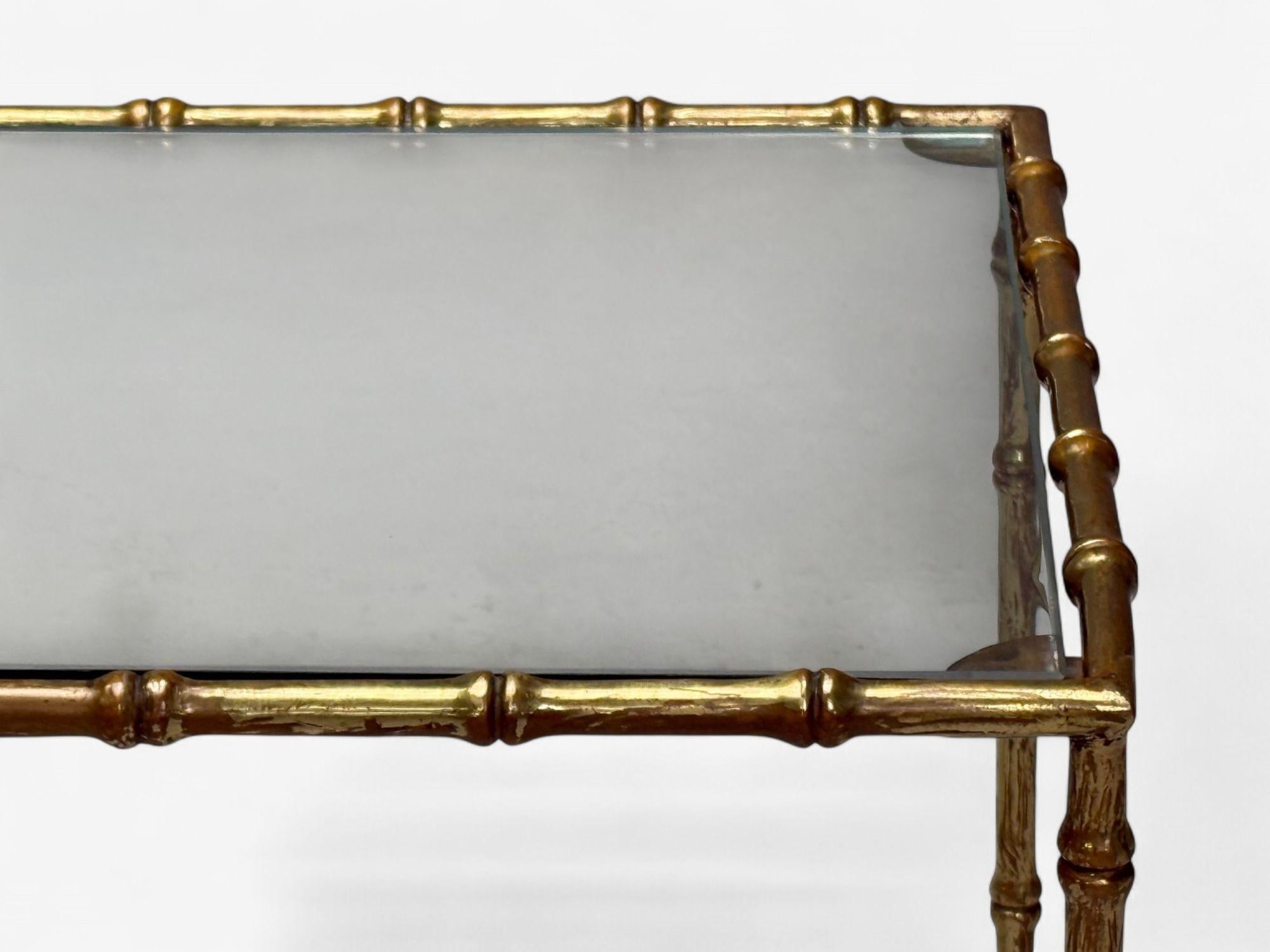 Table basse de style Maison Bagues, laiton imitation bambou, verre, France, années 1940 en vente 1
