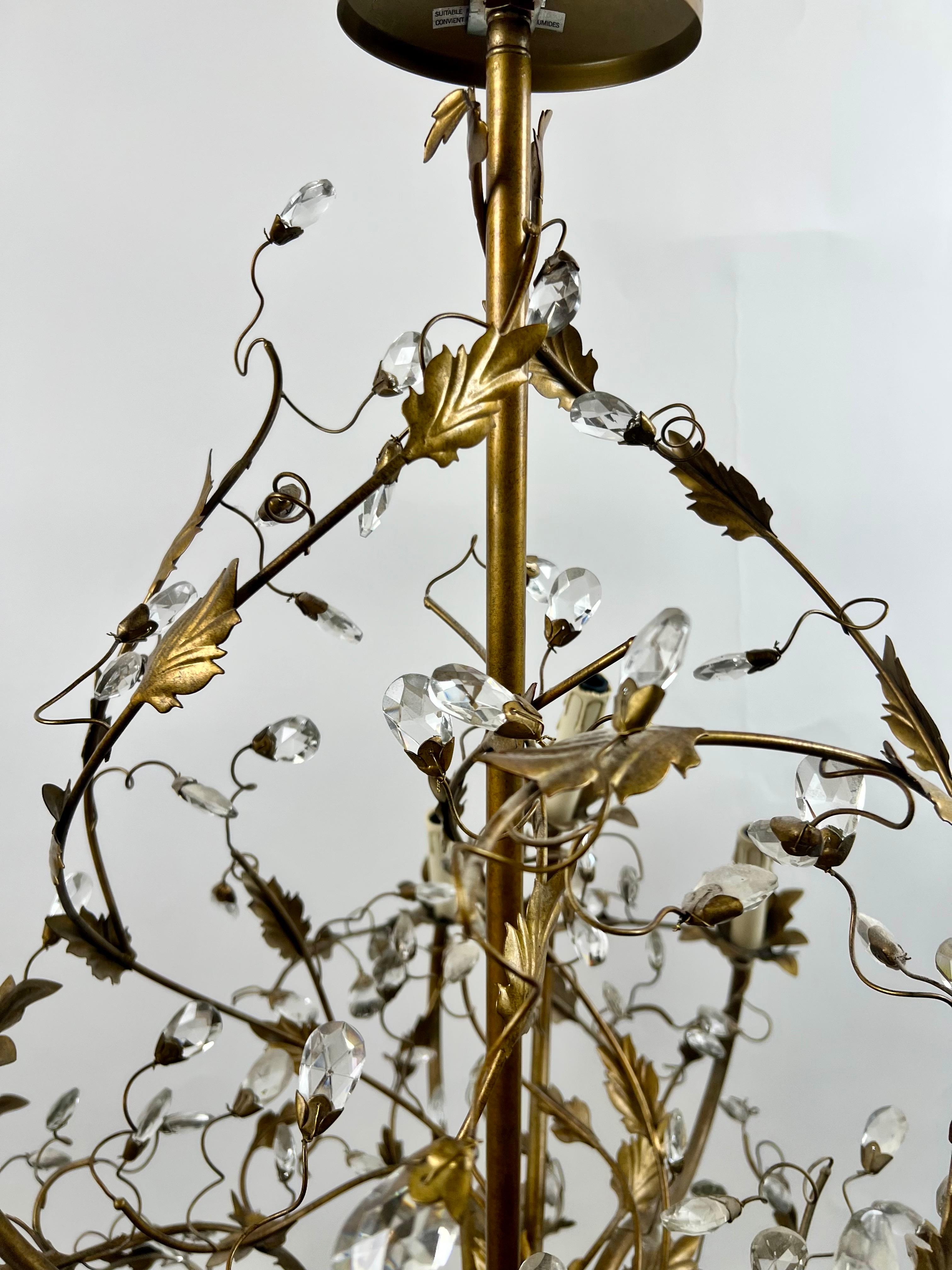 Maison Bagues Style French Foliate Design Chandelier in Bronzed Metal - 12 Arms In Good Condition For Sale In Plainview, NY