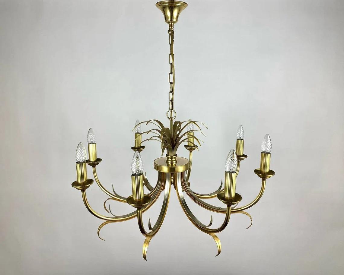 Maison Bagues Style Gilt Brass Chandelier from S.A. Boulanger, 1970s In Good Condition For Sale In Bastogne, BE
