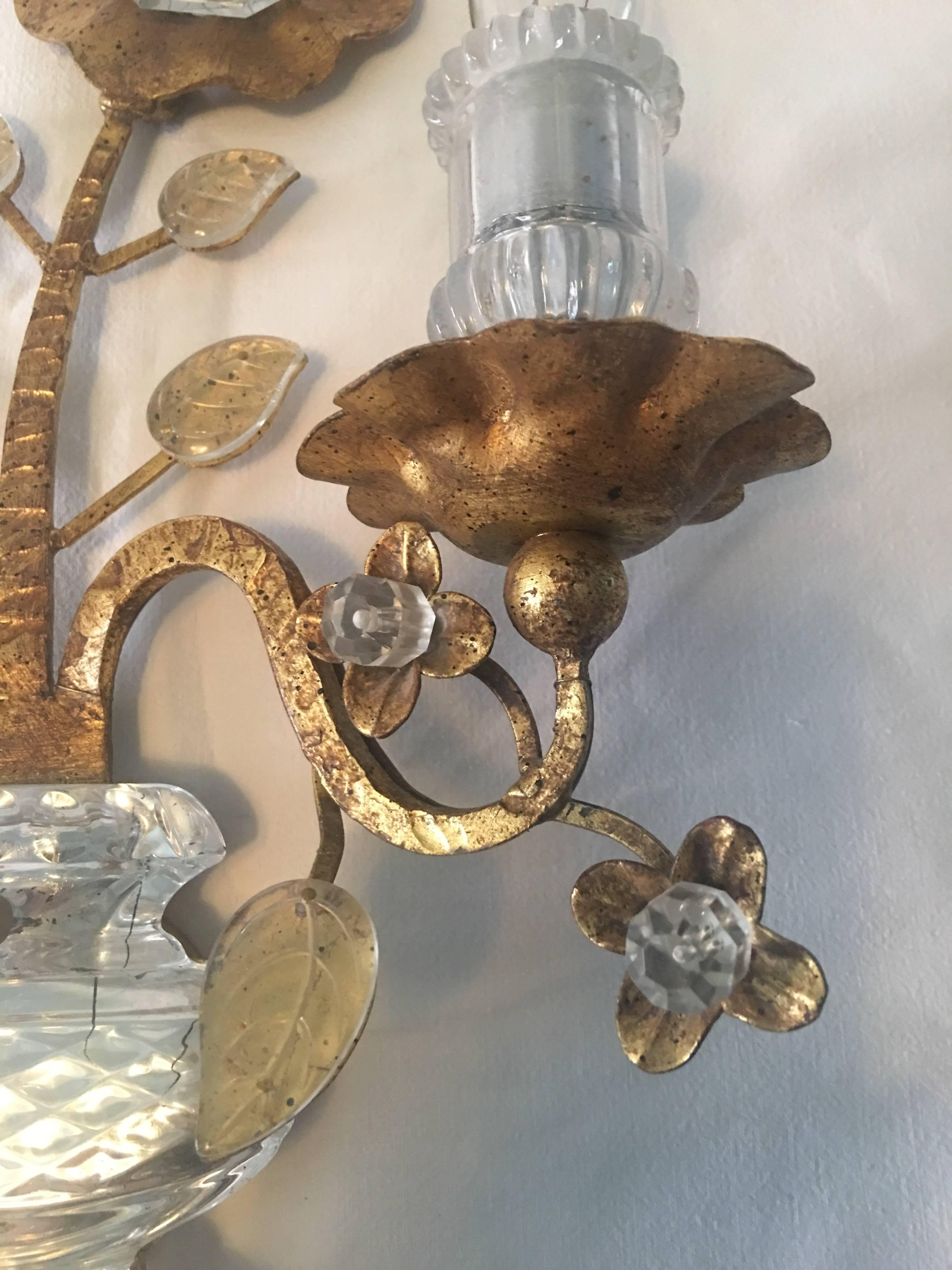 Maison Baguès Style Gold Leaf Crystal Sconce In Good Condition For Sale In Frisco, TX