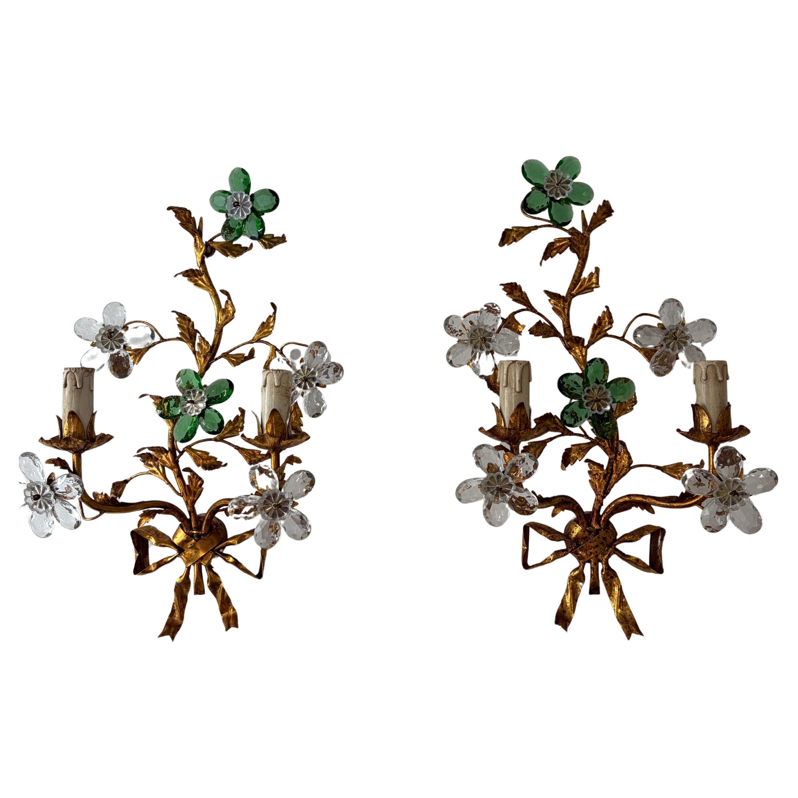 Apliques de lazo con flores de cristal y prismas verdes estilo Maison Baguès, c 1930