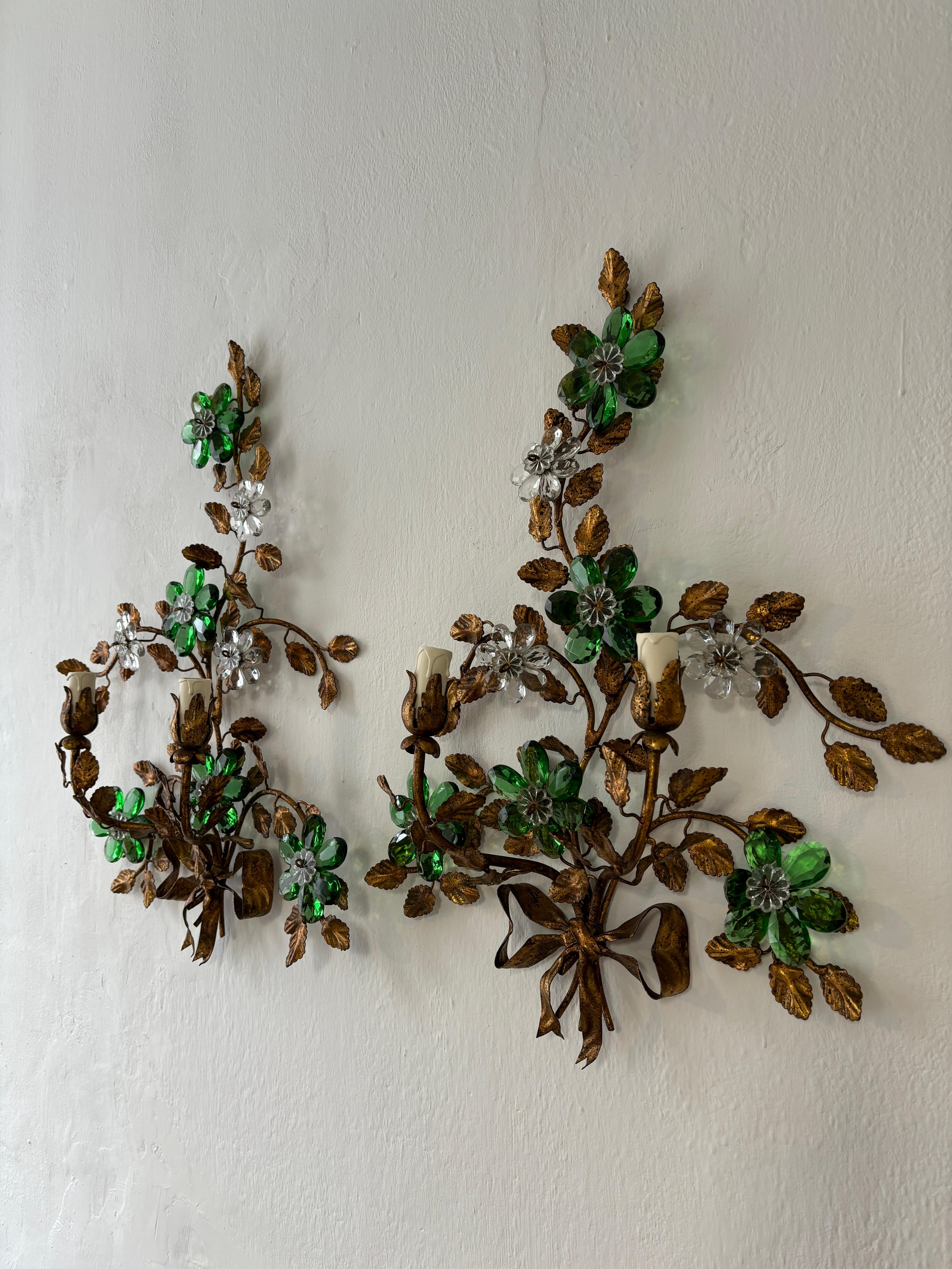 French  Maison Baguès Style Green Prisms Crystal Flowers Tole Bow Sconces, circa 1930 For Sale