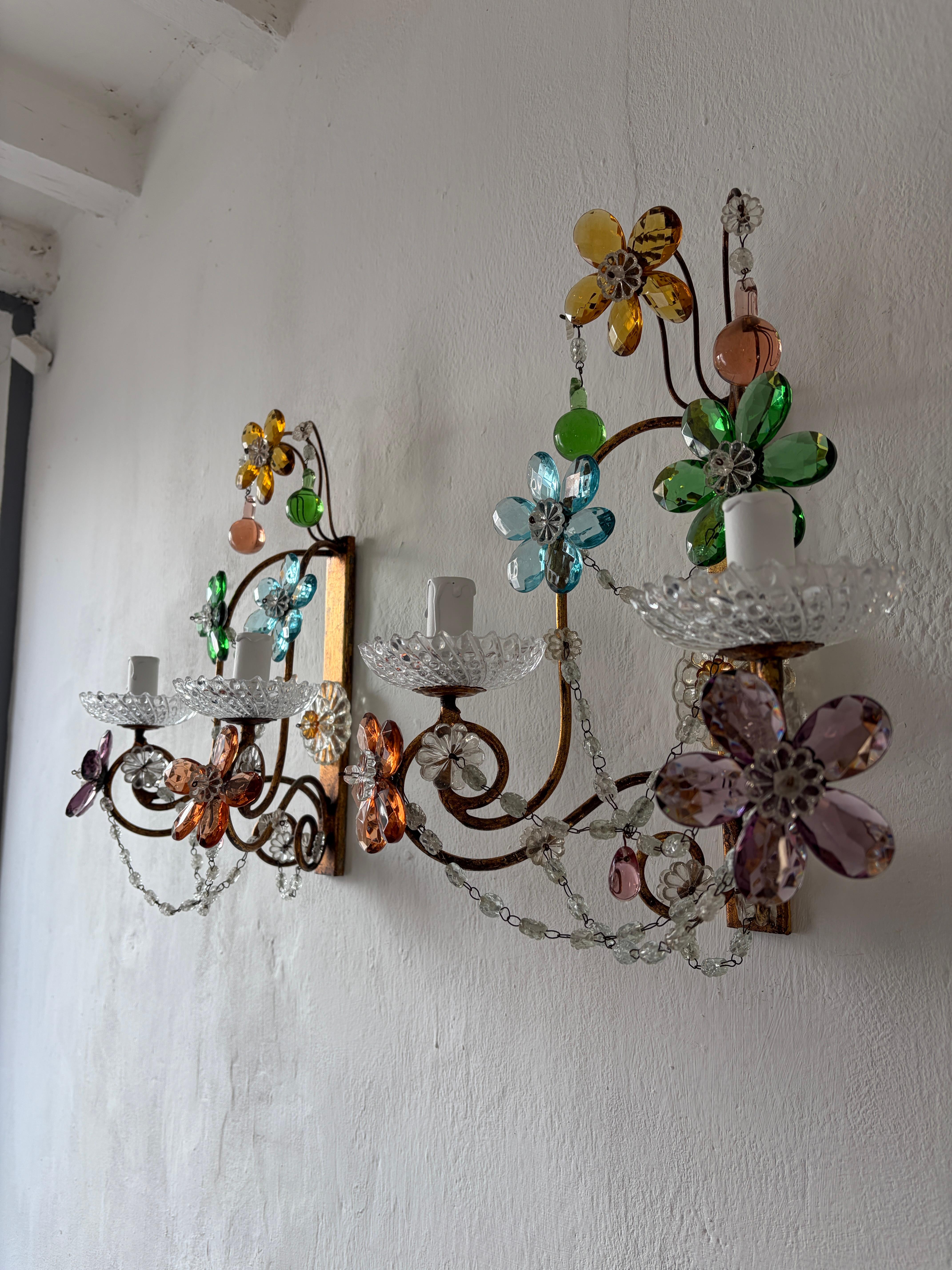 Apliques de flores de cristal de Murano con prismas multicolores estilo Maison Baguès c1930 Francés en venta