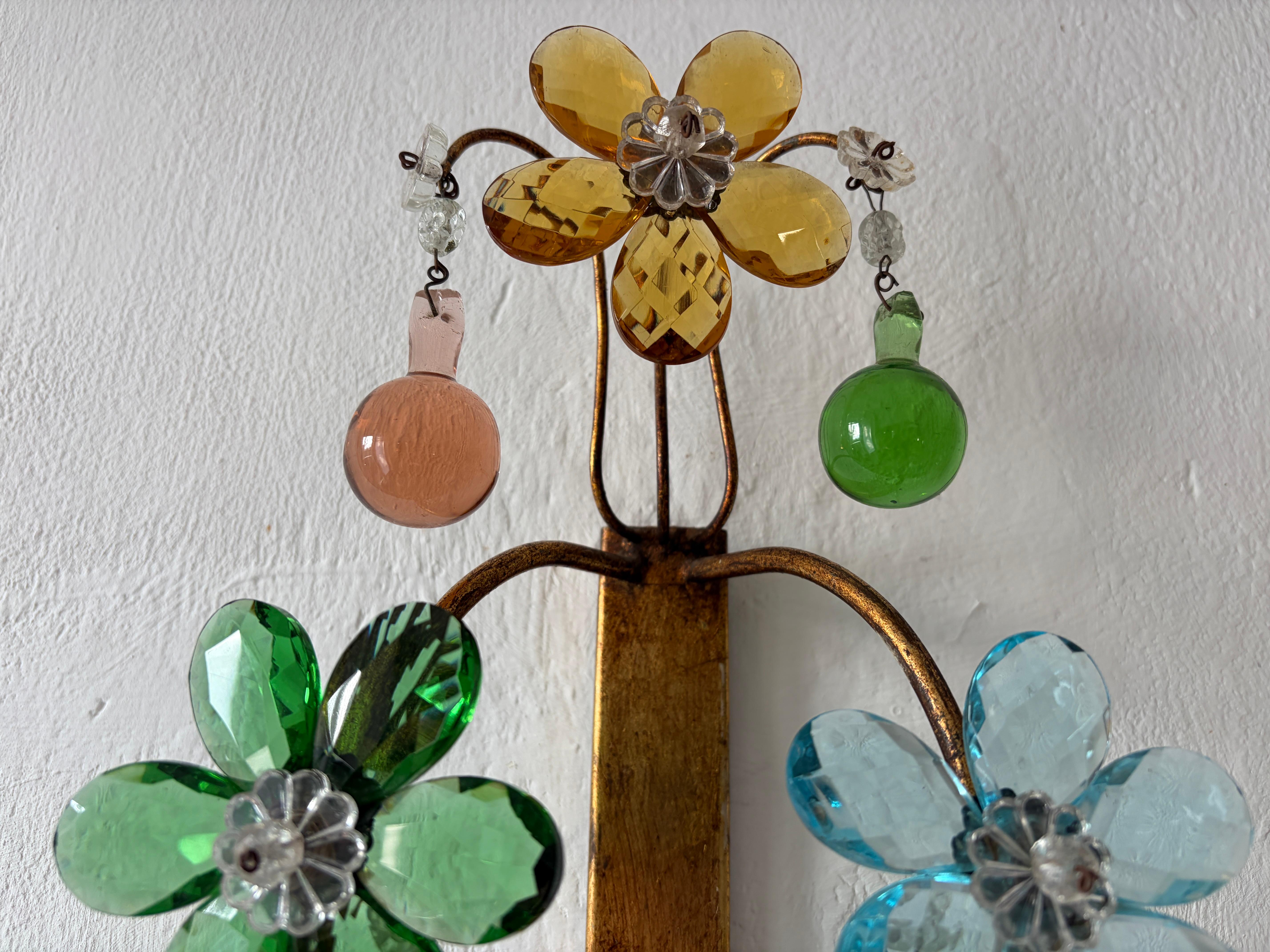 Apliques de flores de cristal de Murano con prismas multicolores estilo Maison Baguès c1930 Metal en venta