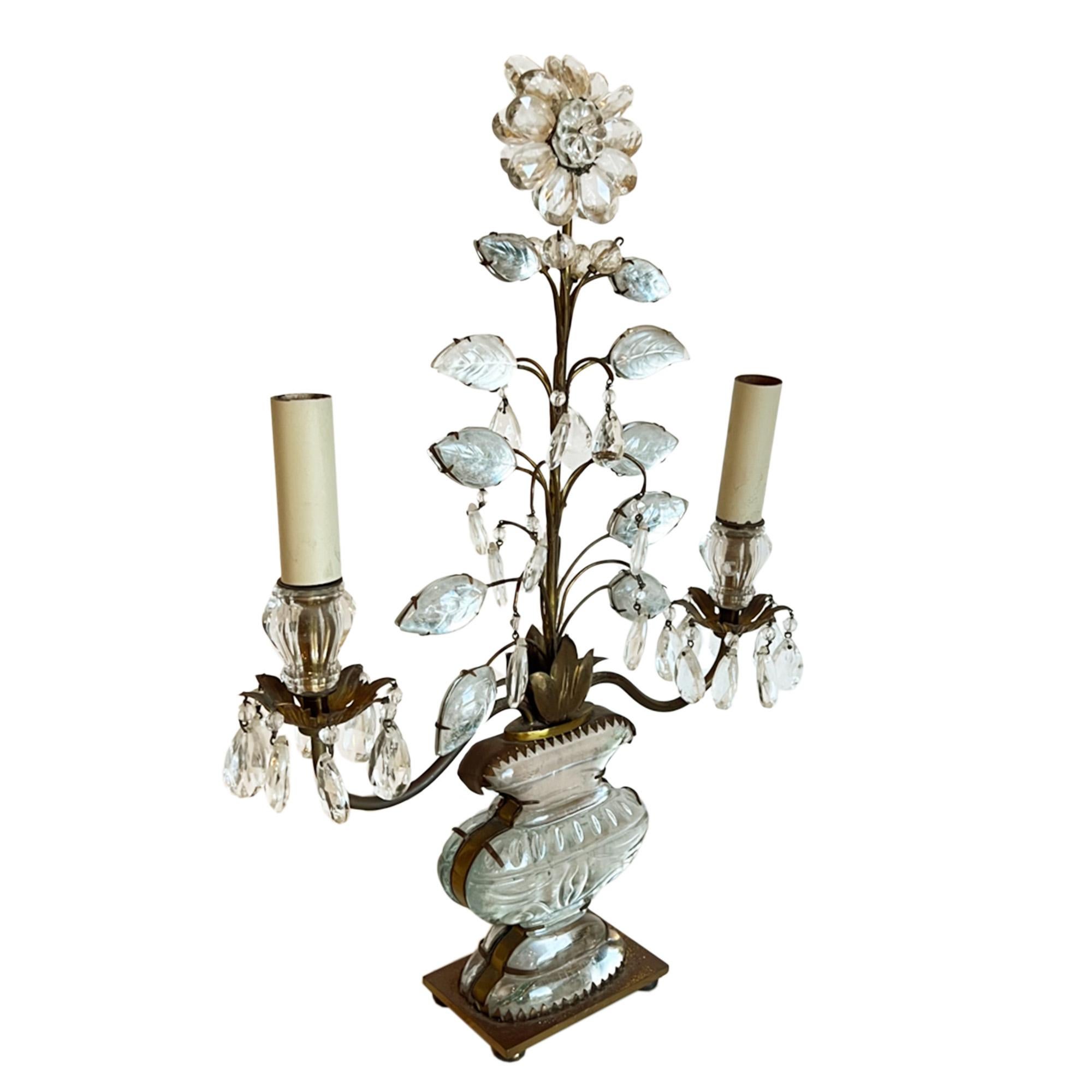 Hollywood Regency Lampe à poser de Maison Bagùes avec feuilles, urne et fleurs en vente