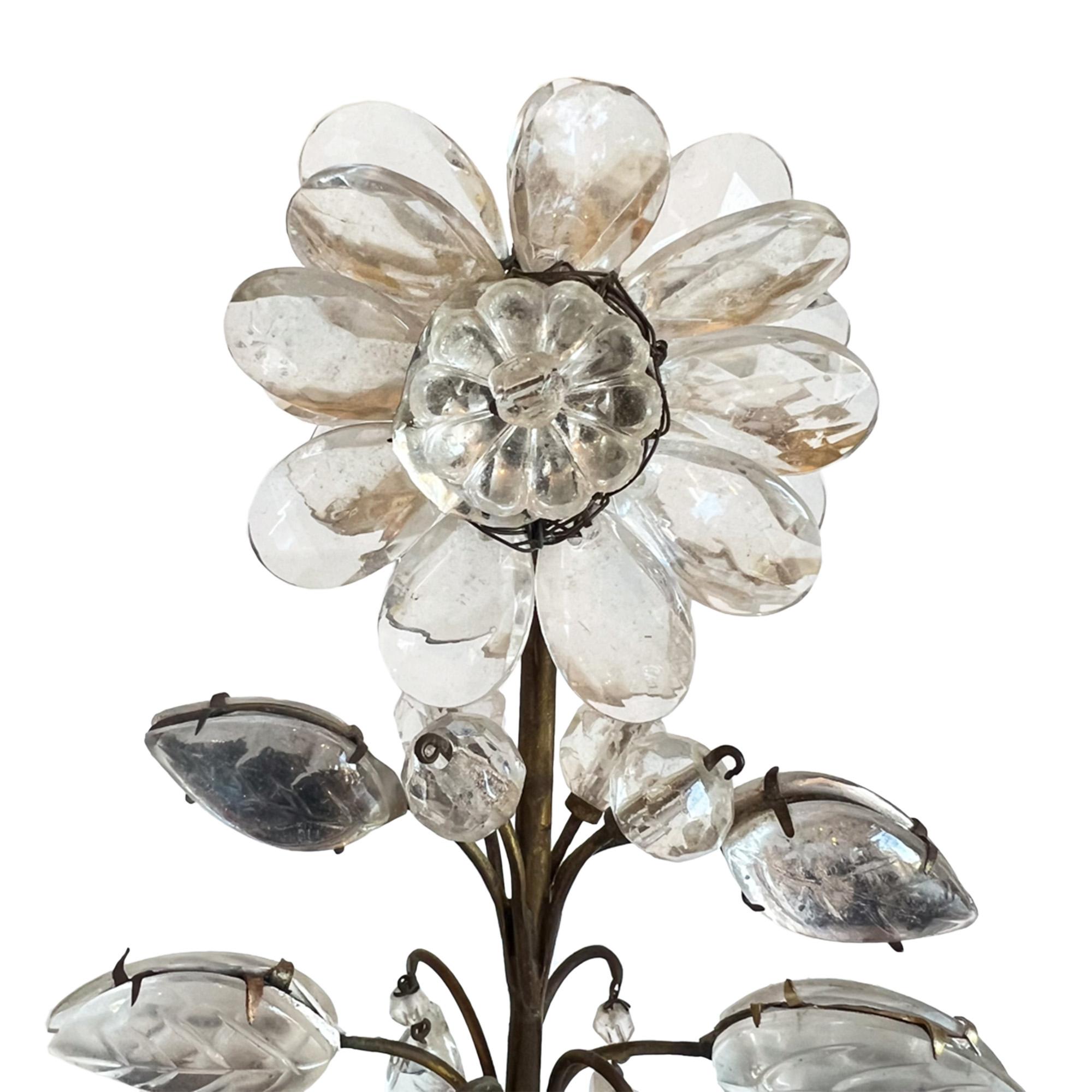 Fait main Lampe à poser de Maison Bagùes avec feuilles, urne et fleurs en vente