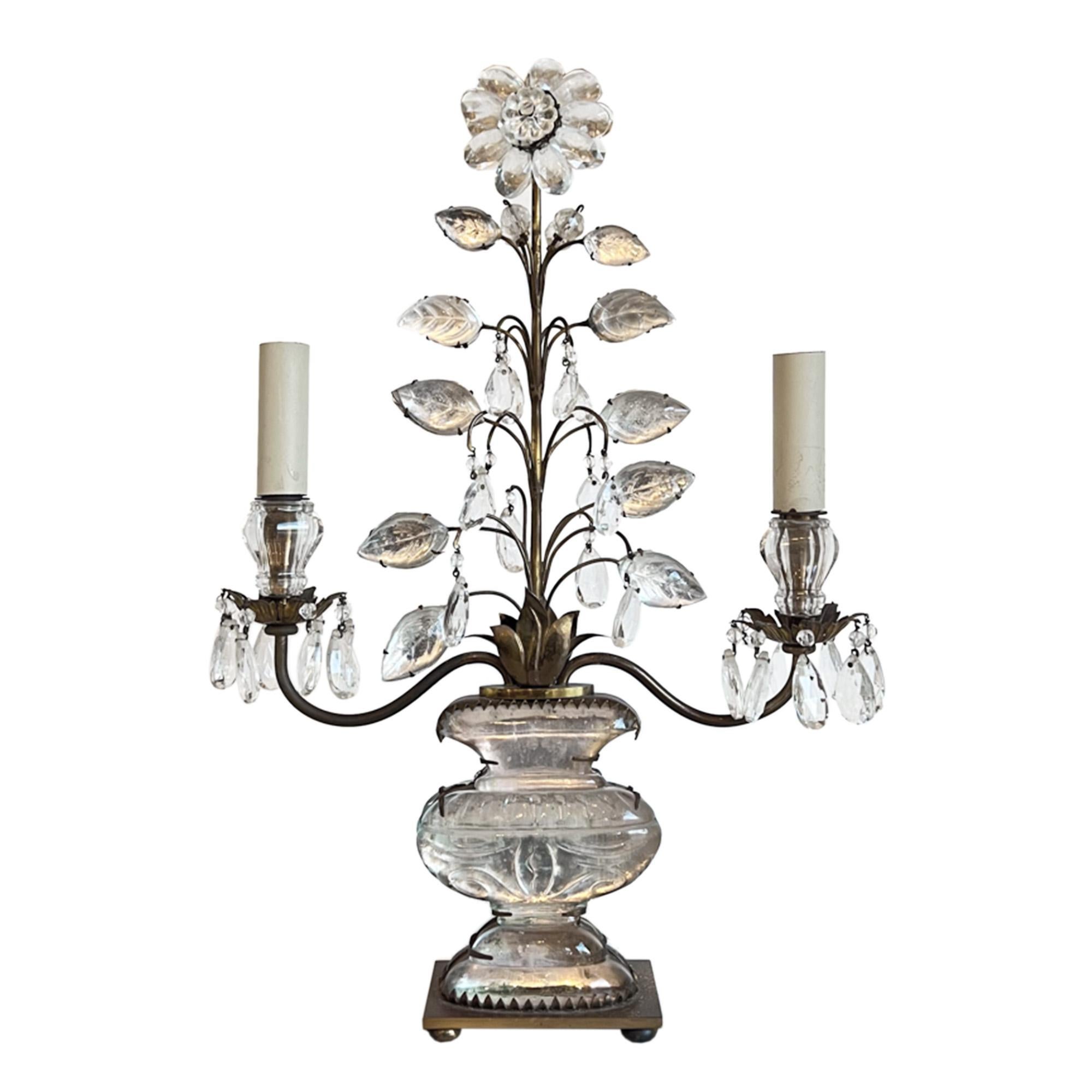 Milieu du XXe siècle Lampe à poser de Maison Bagùes avec feuilles, urne et fleurs en vente