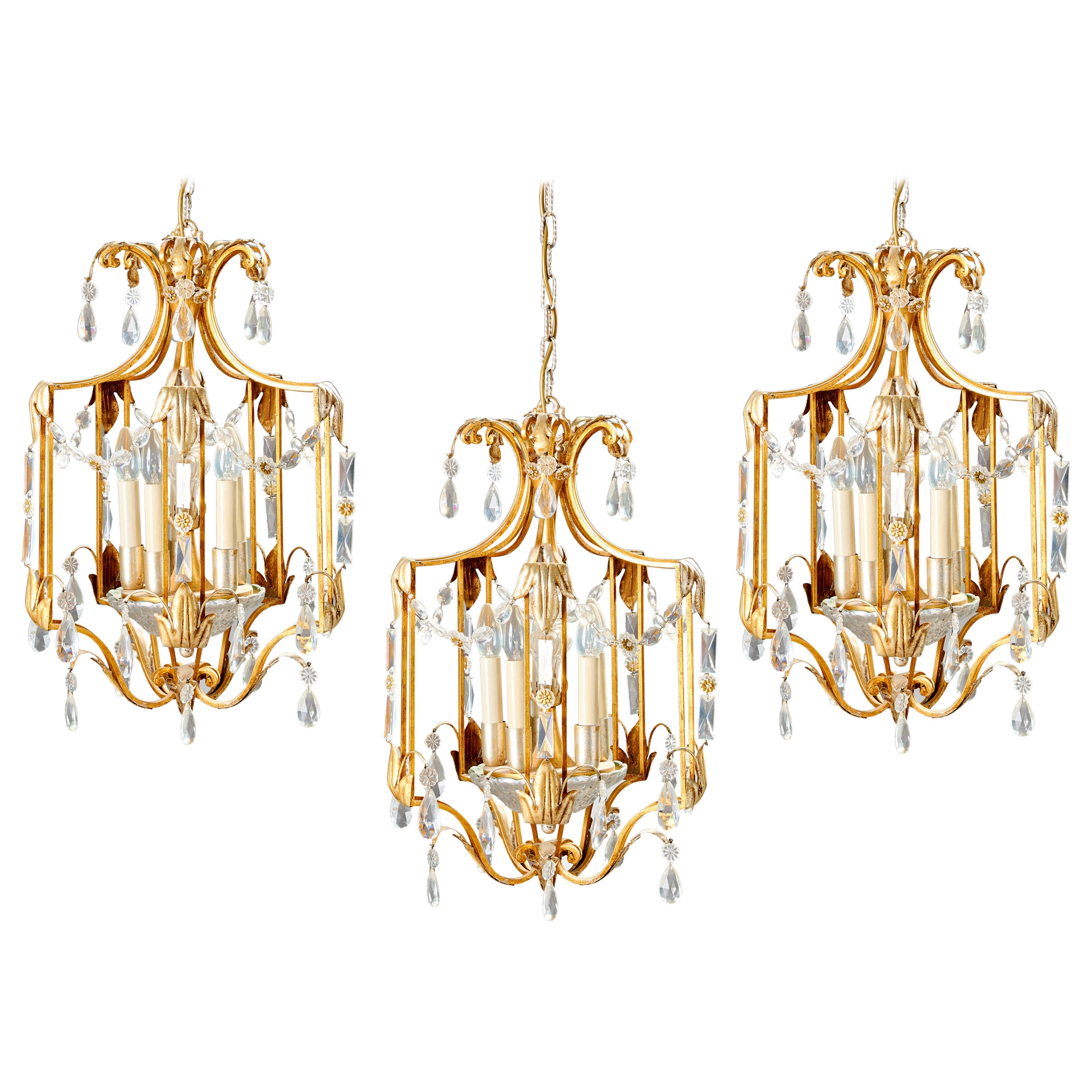 "Maison Baguès", tre grandi ed eleganti lanterne in metallo dorato e argentato, 1950 in vendita