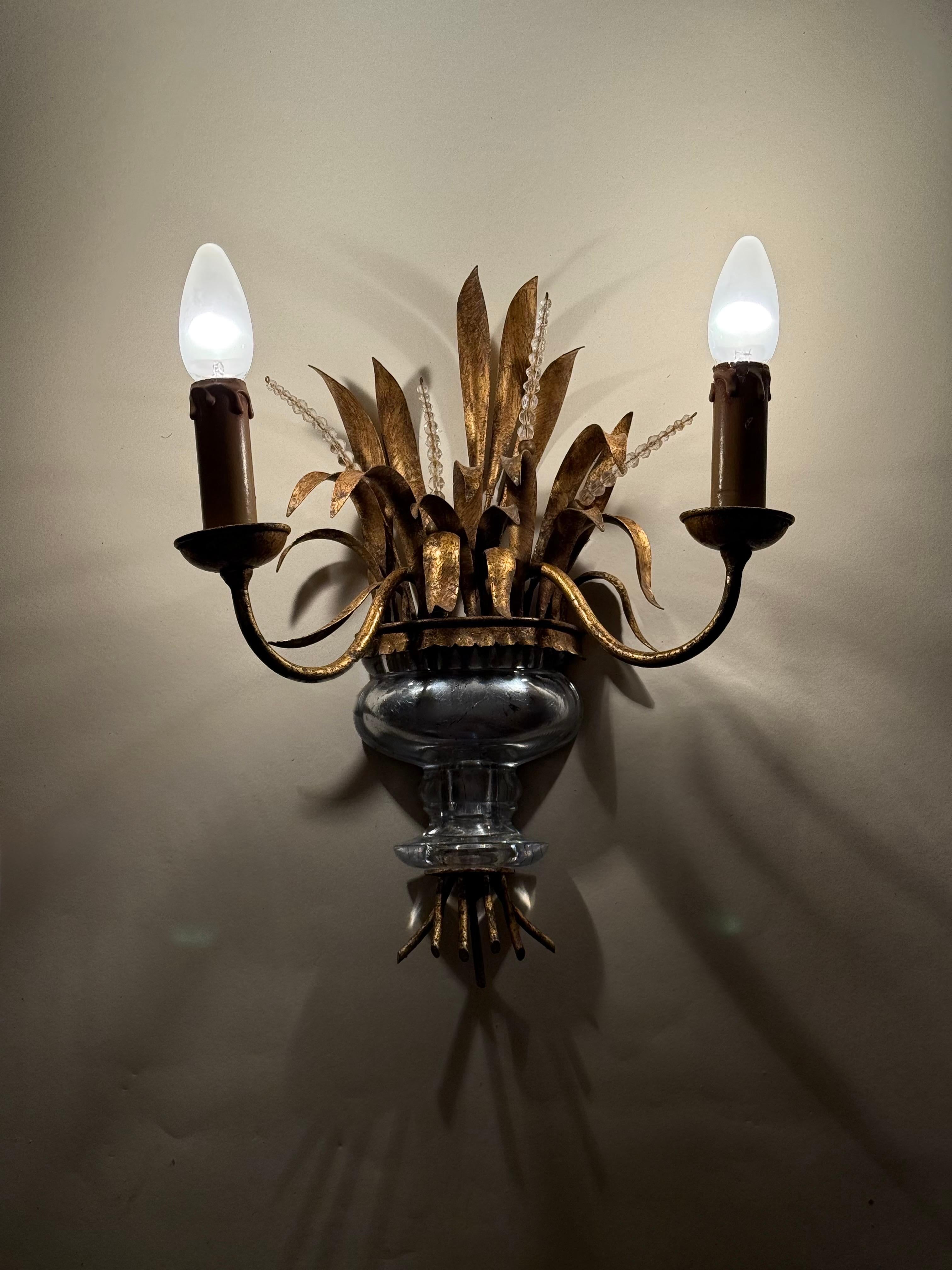 Maison Bagues Wall Lamp Urn Vase With Ears of Wheat Crystal Gold and Silver Leaf For Sale 4