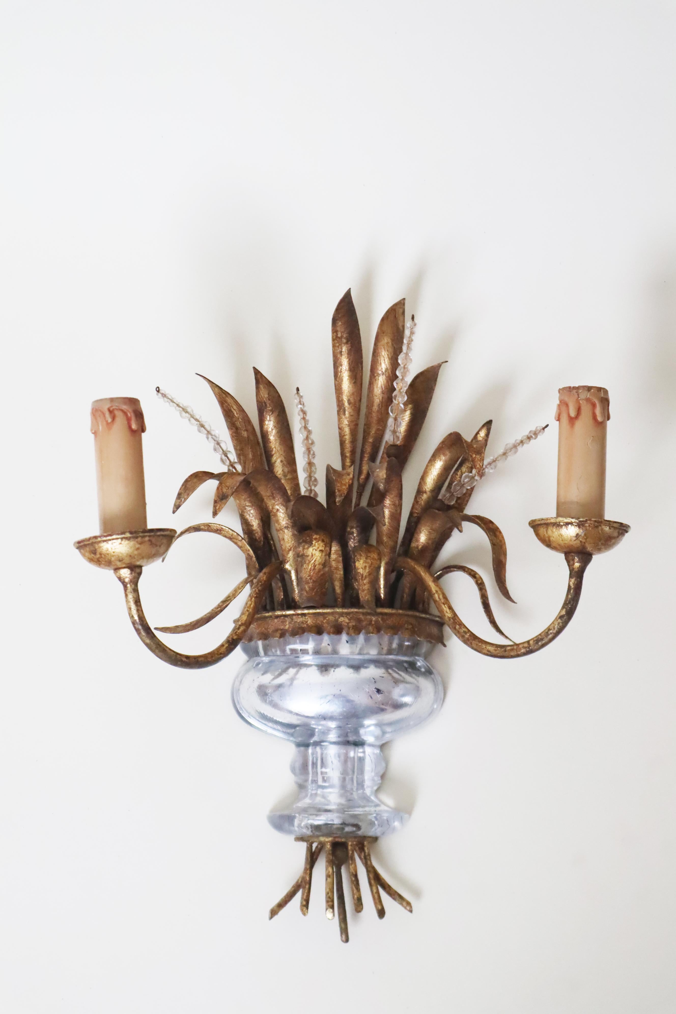Hollywood Regency Maison Bagues Wall Lamp Urn Vase With Ears of Wheat Crystal Gold and Silver Leaf For Sale