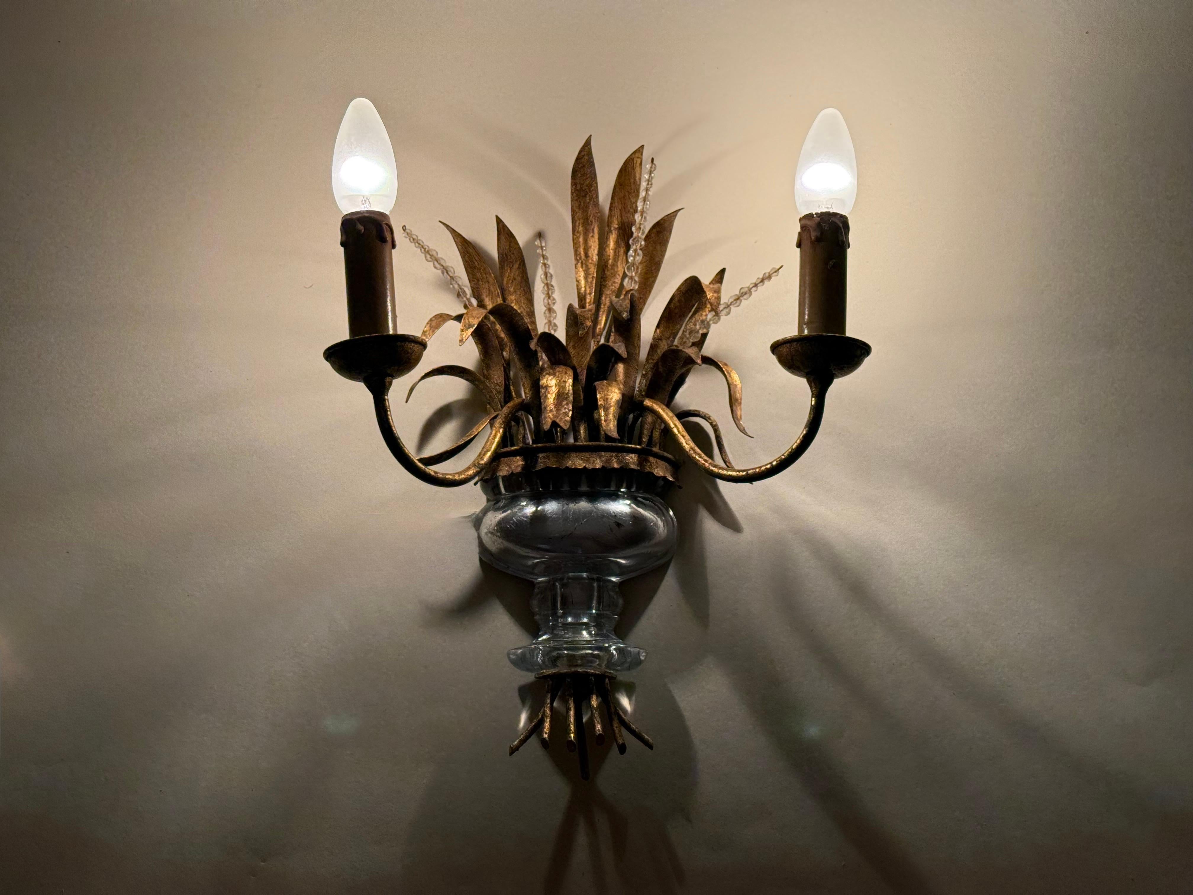 Maison Bagues Wall Lamp Urn Vase With Ears of Wheat Crystal Gold and Silver Leaf For Sale 2