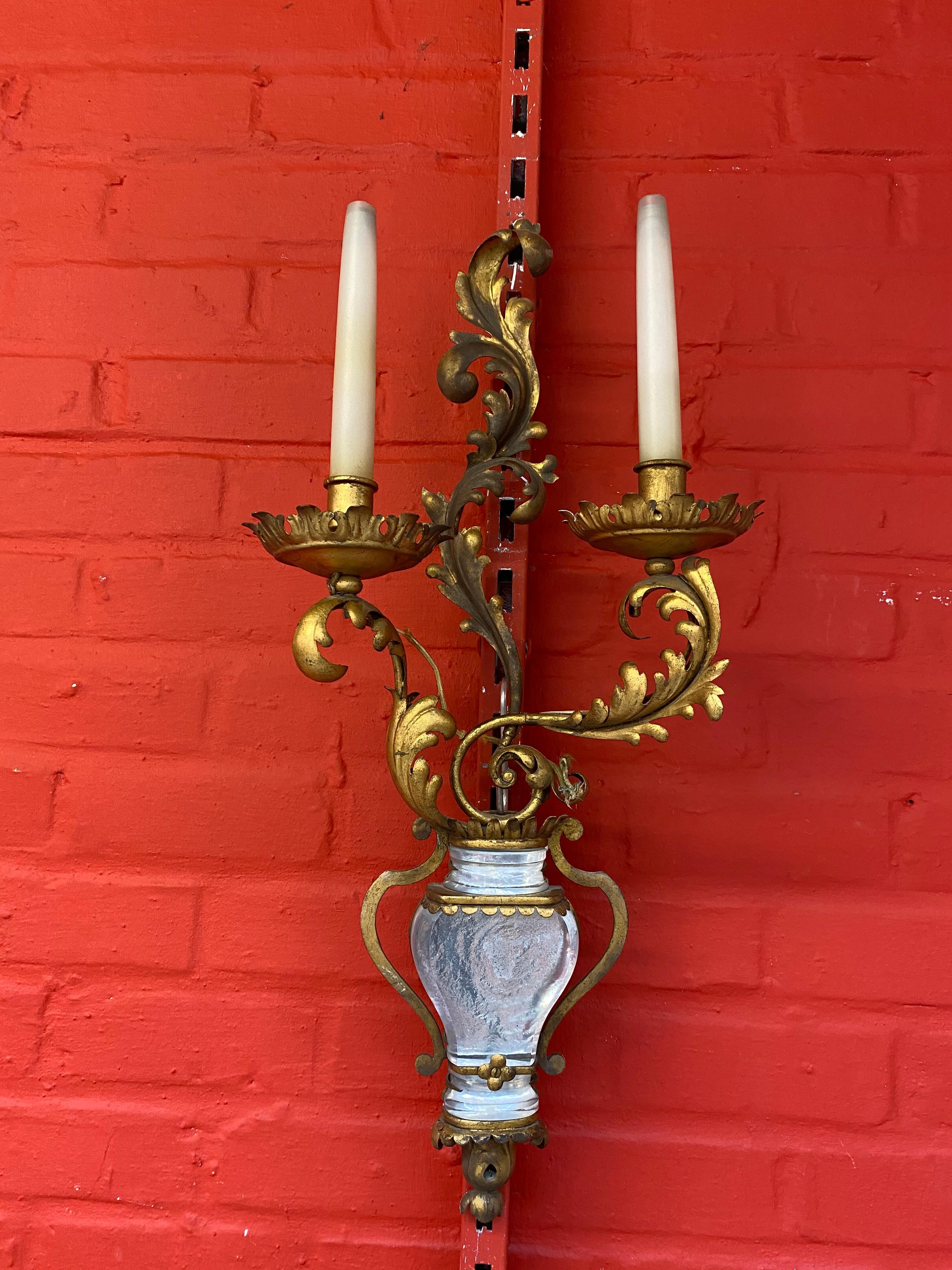 French Maison Baguès, Wall Light in Gold Metal and glass circa 1950 For Sale