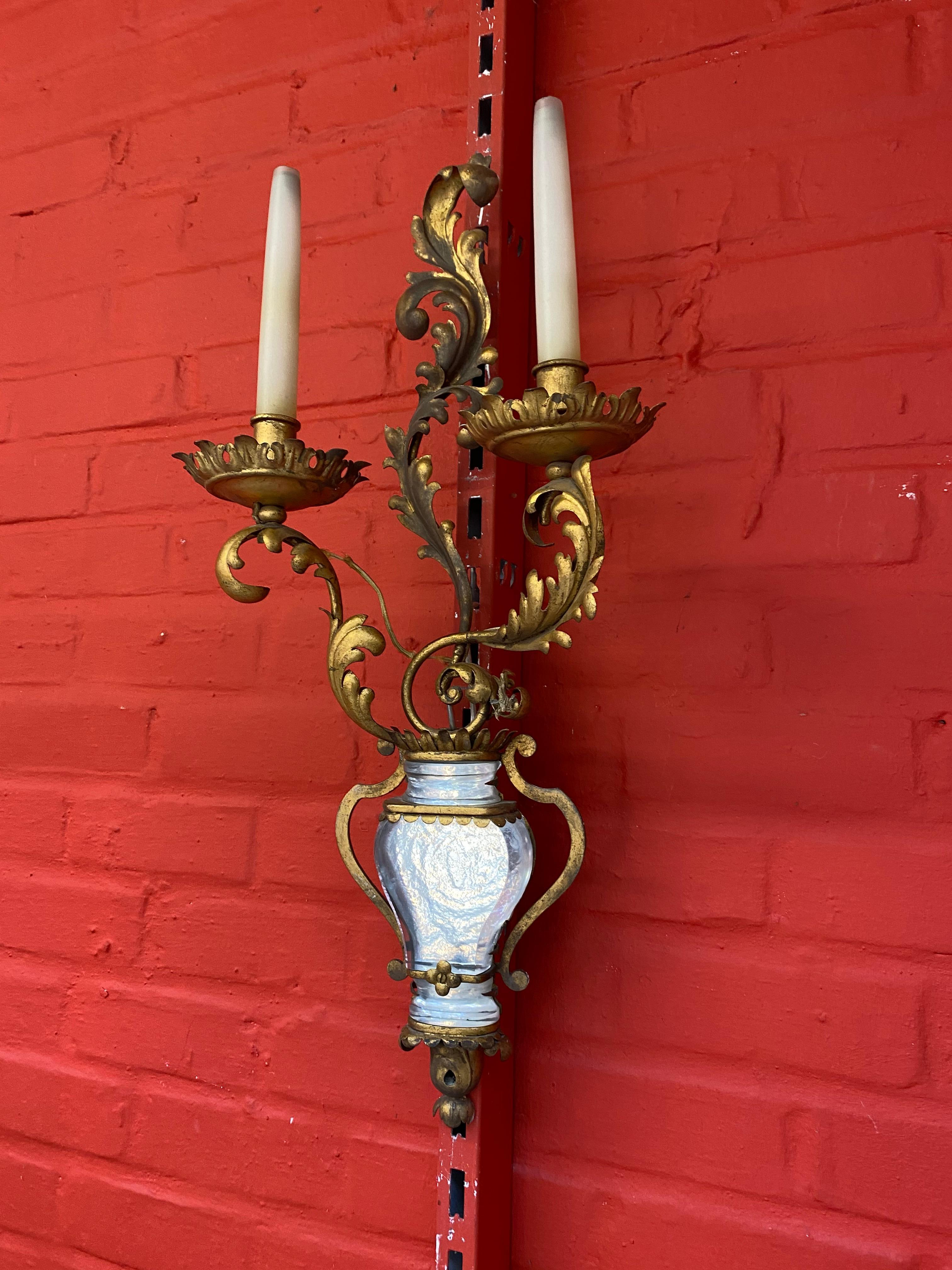 Mid-20th Century Maison Baguès, Wall Light in Gold Metal and glass circa 1950 For Sale