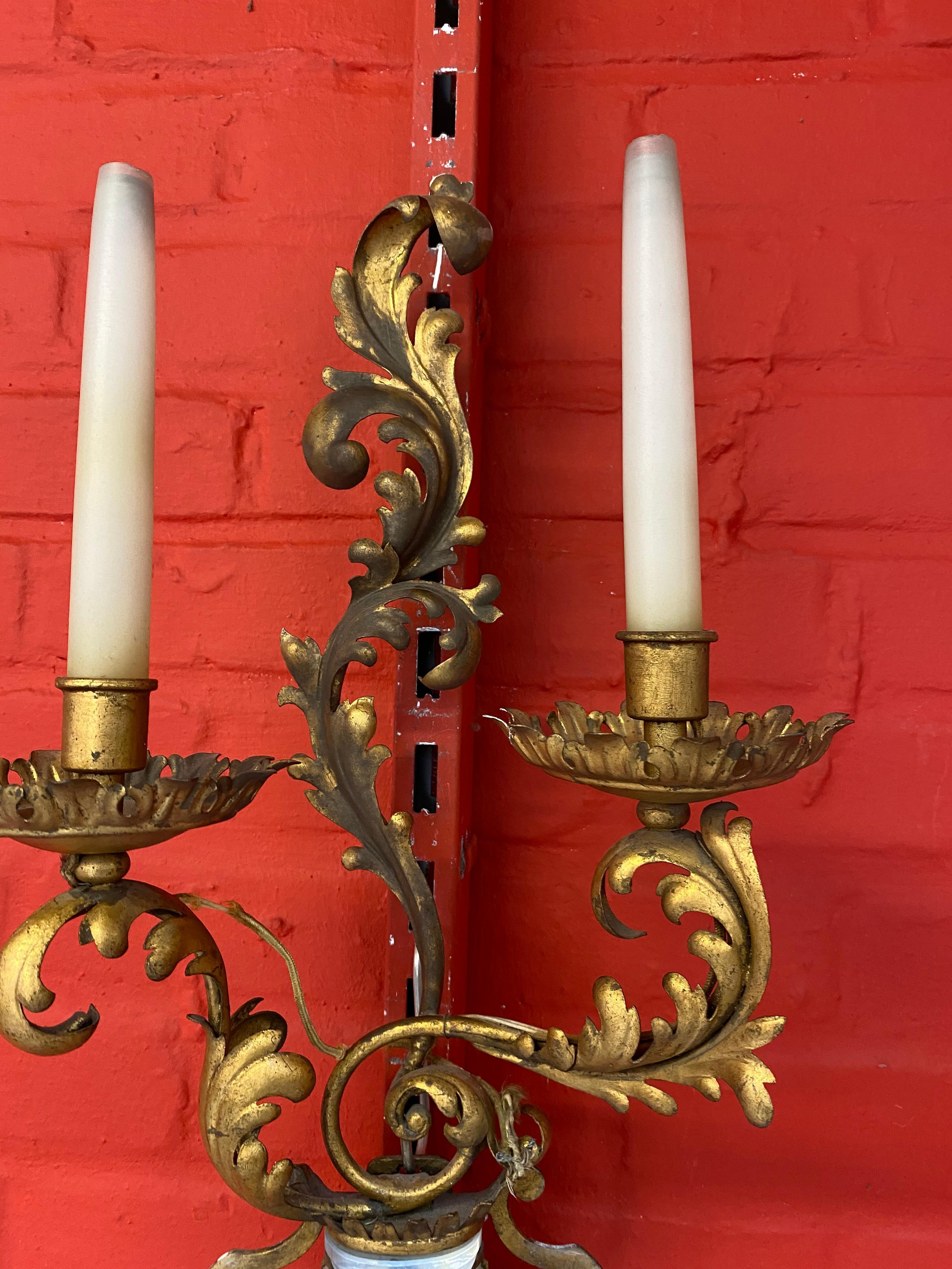 Bronze Maison Baguès, Wall Light in Gold Metal and glass circa 1950 For Sale