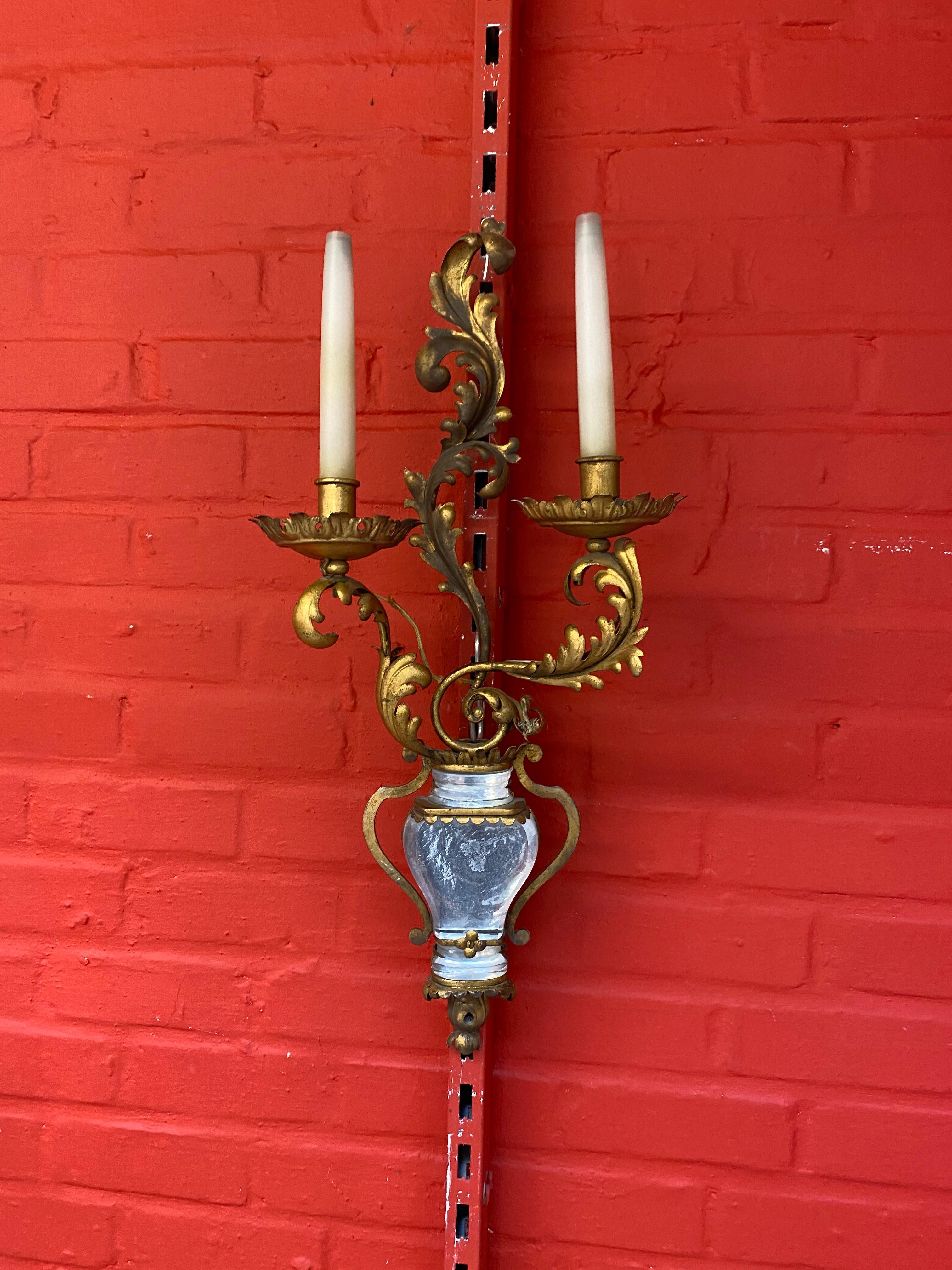 Maison Baguès, Wall Light in Gold Metal and glass circa 1950 For Sale 2