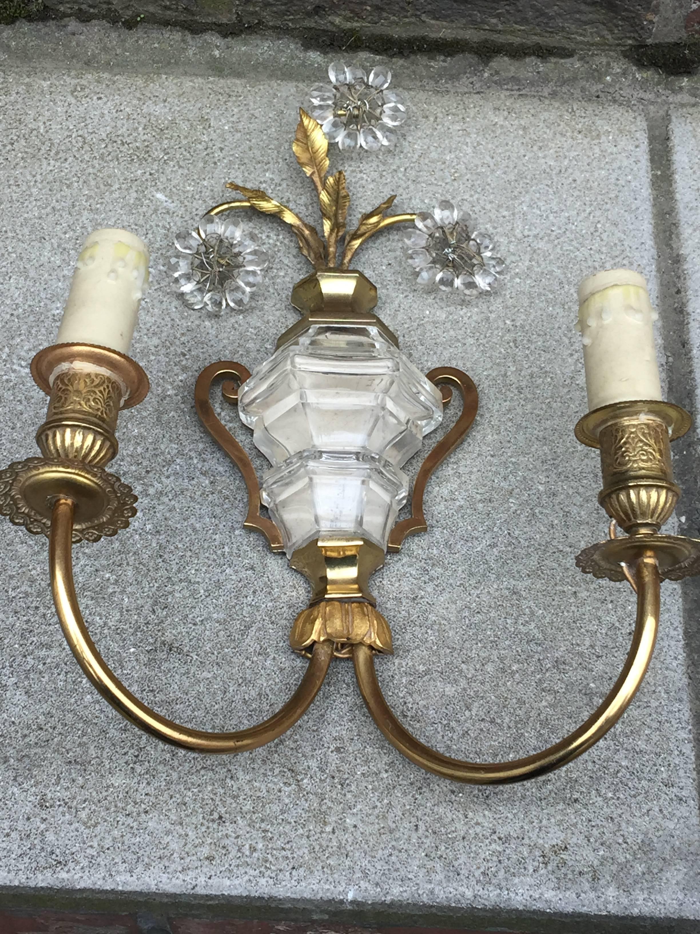 Maison Baguès, two brass and glass sconces, circa 1950/1960 In Good Condition In Saint-Ouen, FR