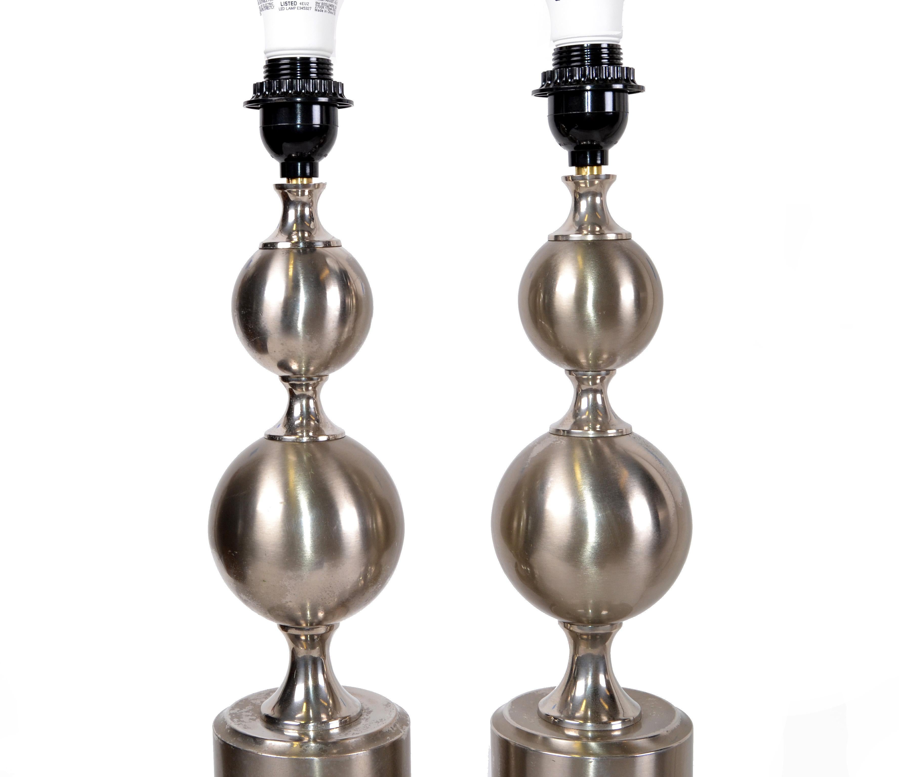Maison Barbier French Mid-Century Modern Two Spheres Table Lamps, 1970, Pair In Good Condition For Sale In Miami, FL