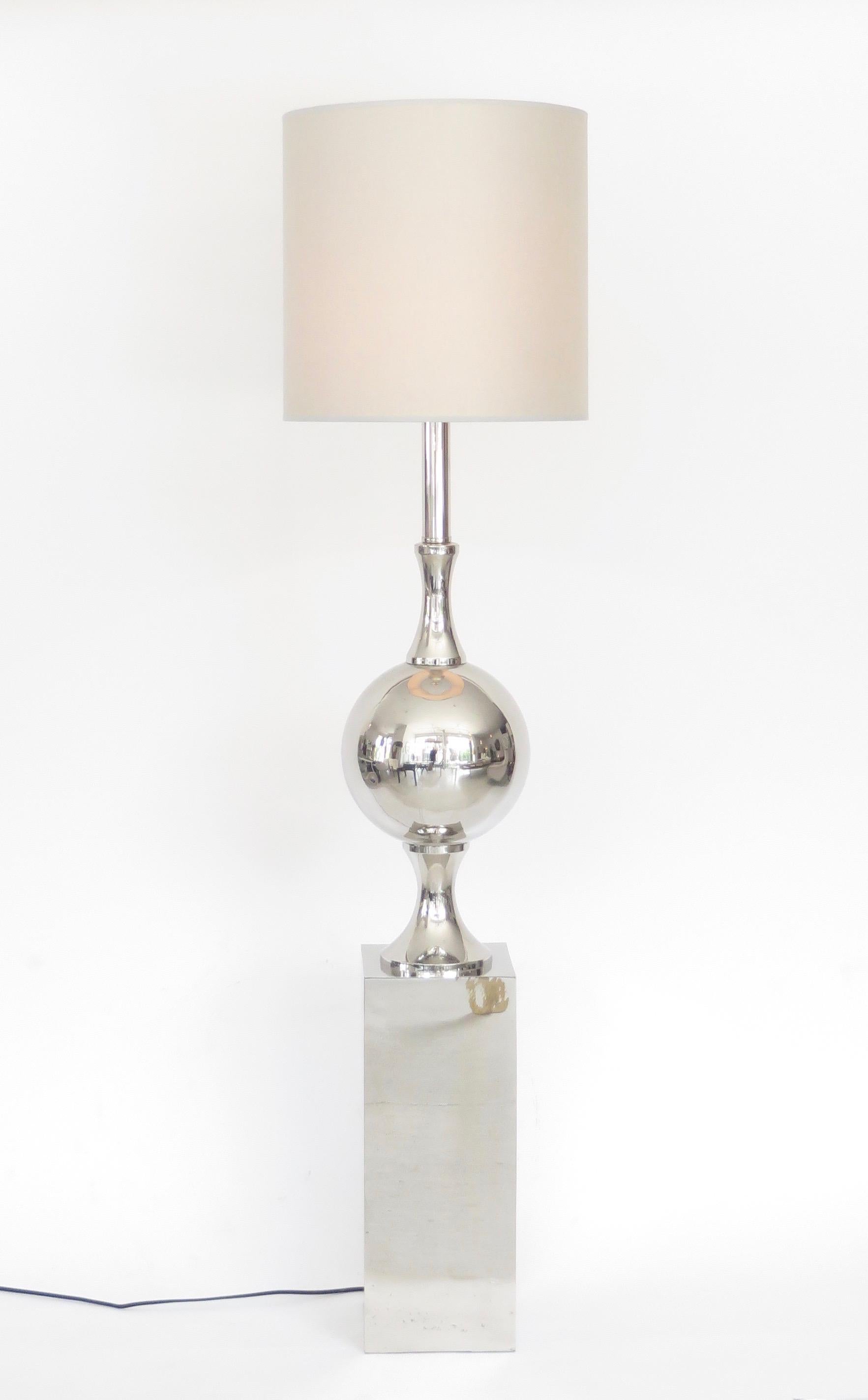 This floor lamp was designed by Maison Barbier and manufactured in Paris (France), circa 1970.
Polished nickel chromed steel structure. One piece, it does not disassemble into parts as it might appear.
This lamp has been rewired with one socket to