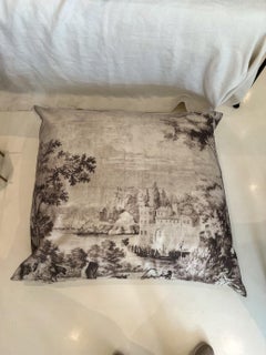 Maison Brunaille Dog Bed/Pillow, Large