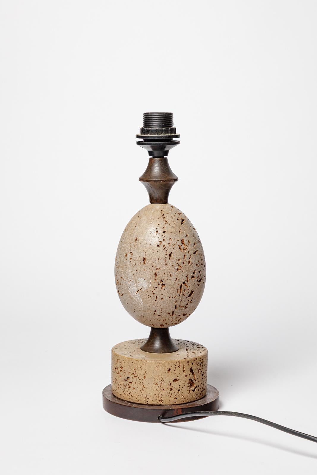 Maison Charles Lampe de table en pierre design du 20e siècle Egg Designs 1970 en vente 2