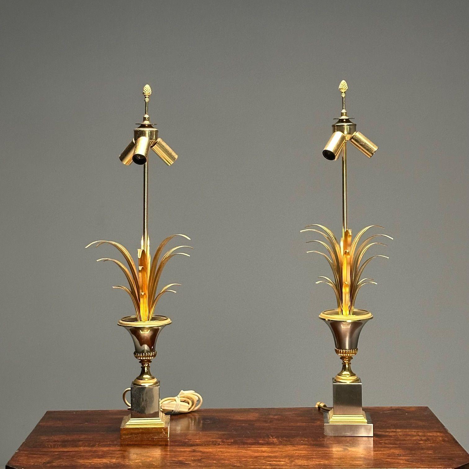 Maison Charles Attr, Jansen Style, Hollywood Regency, French Table Lamps, France, 1950s

Pair of 'Vase Roseaux' French palm-shaped table lamps attributed to Maison Chales et Fils and produced in France in the later half of the 20th century.