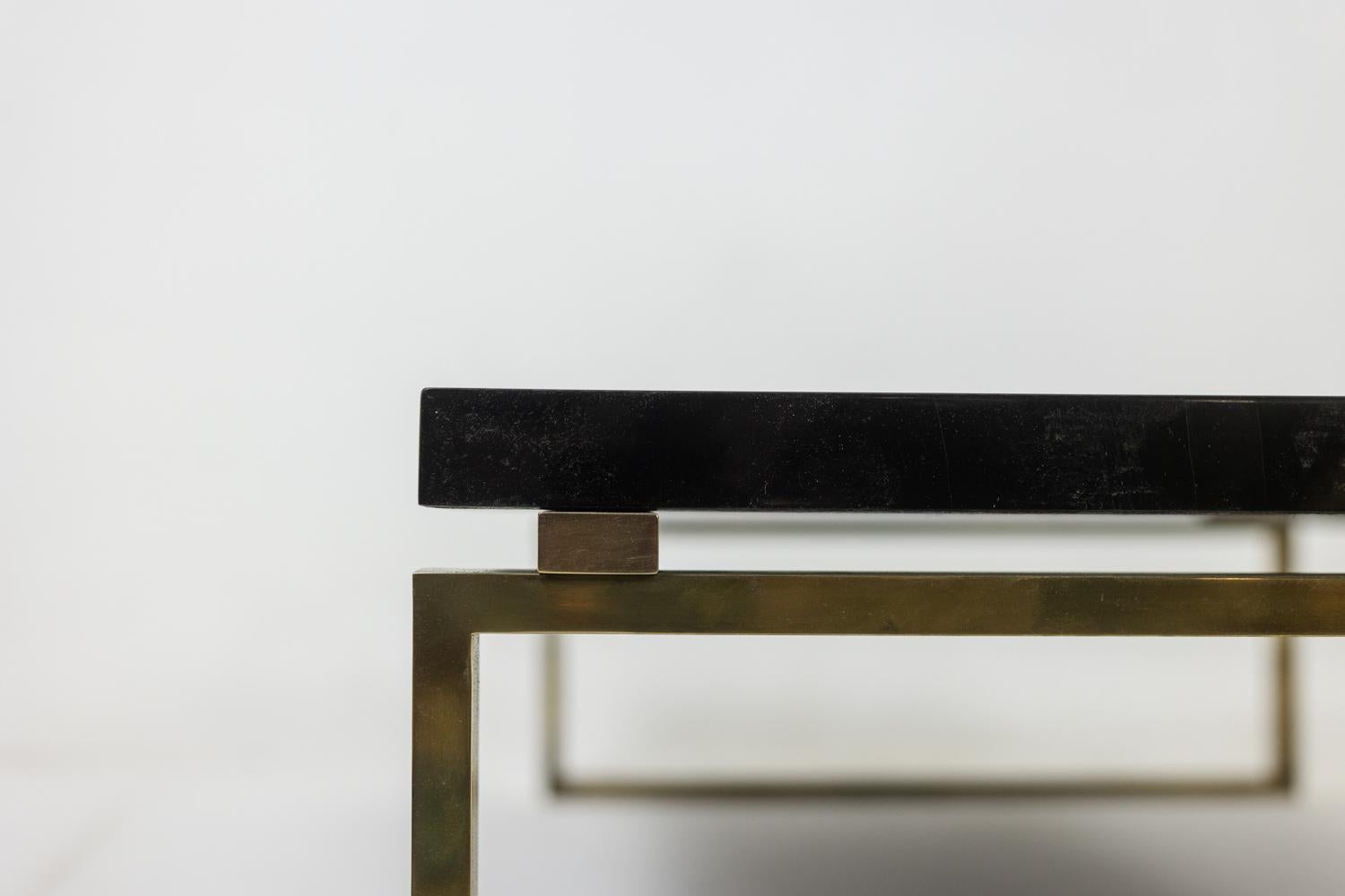 Bronze Maison Charles. Table basse en bronze avec plateau laqué. Circa 1970. en vente