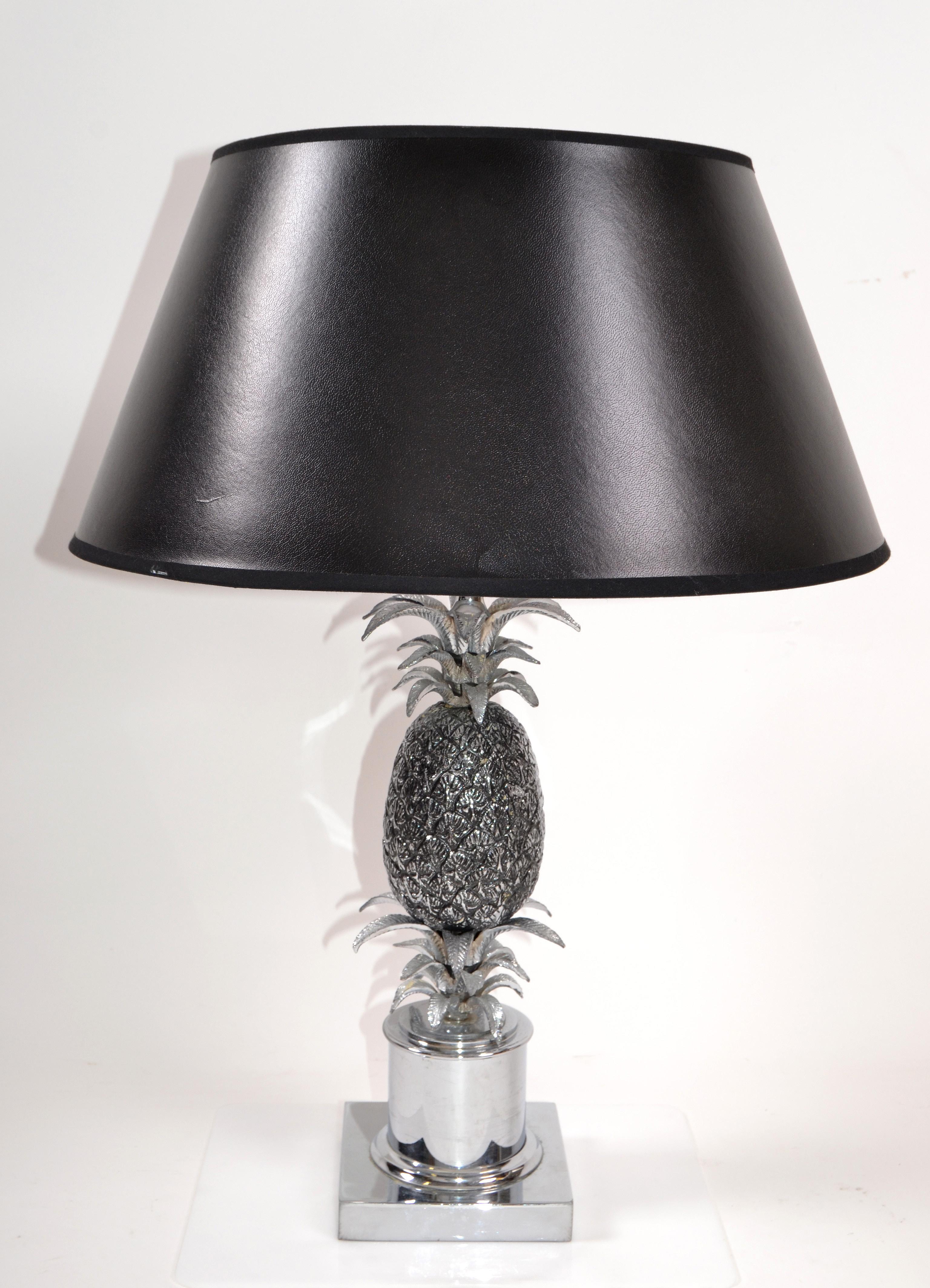 Maison Charles chrome and nickel pineapple table lamp French Provincial 1960s.
Wired for the U.S. and uses a max. 75 watts light bulb.
 