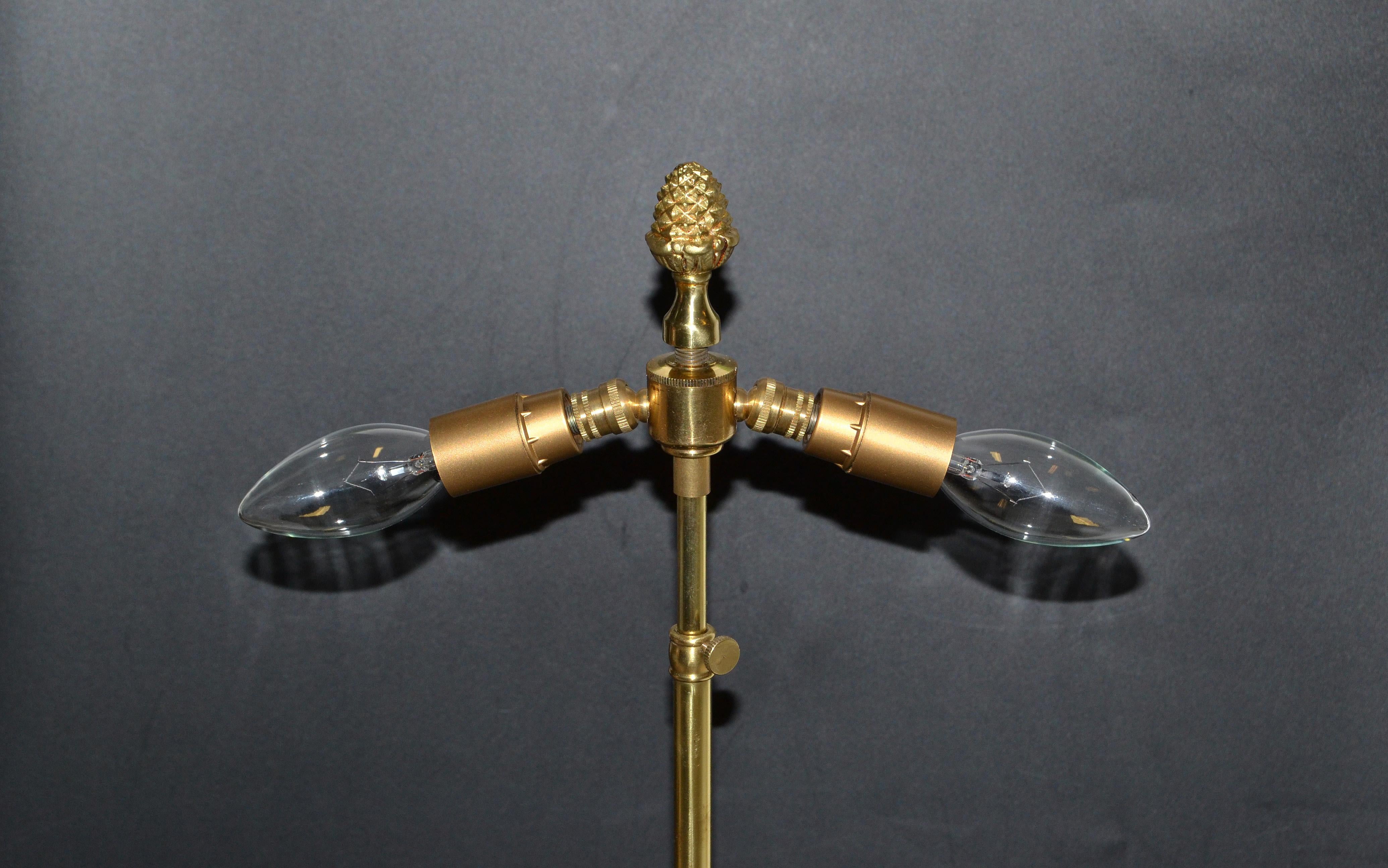 Paire de lampes de bureau Art Déco lotus en bronze noir et or de la Maison Charles French en vente 9