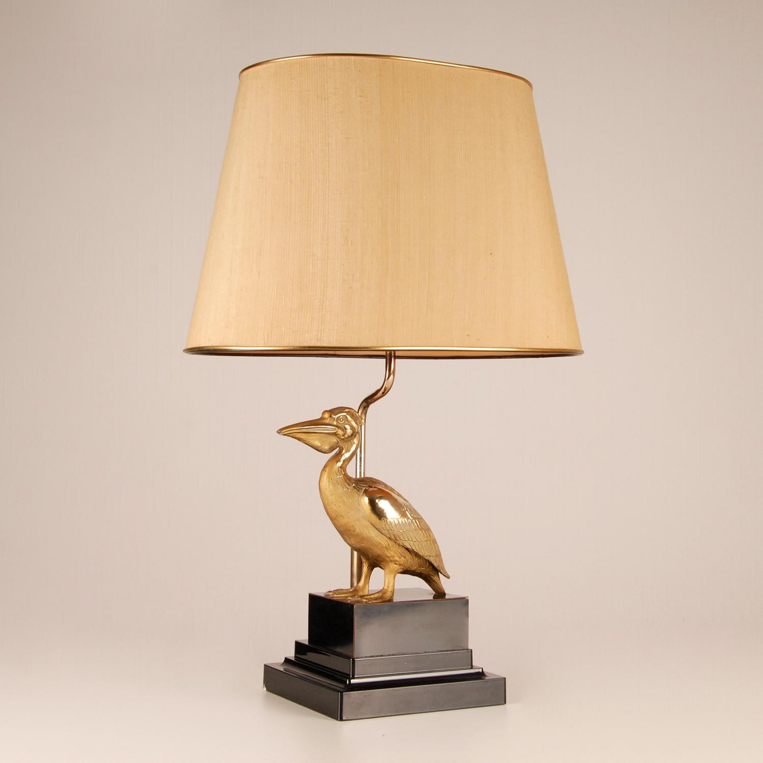 Maison Charles Gilt Brass Black Figural Table Lamp Pelican 1970s Mid Century In Good Condition In Wommelgem, VAN