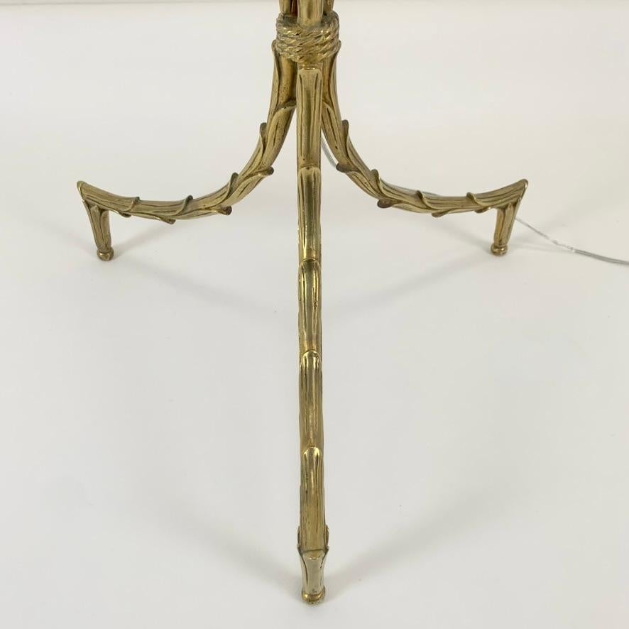 Lampada da terra in bronzo dorato Maison Charles, 1950 circa, Francia. in vendita 4