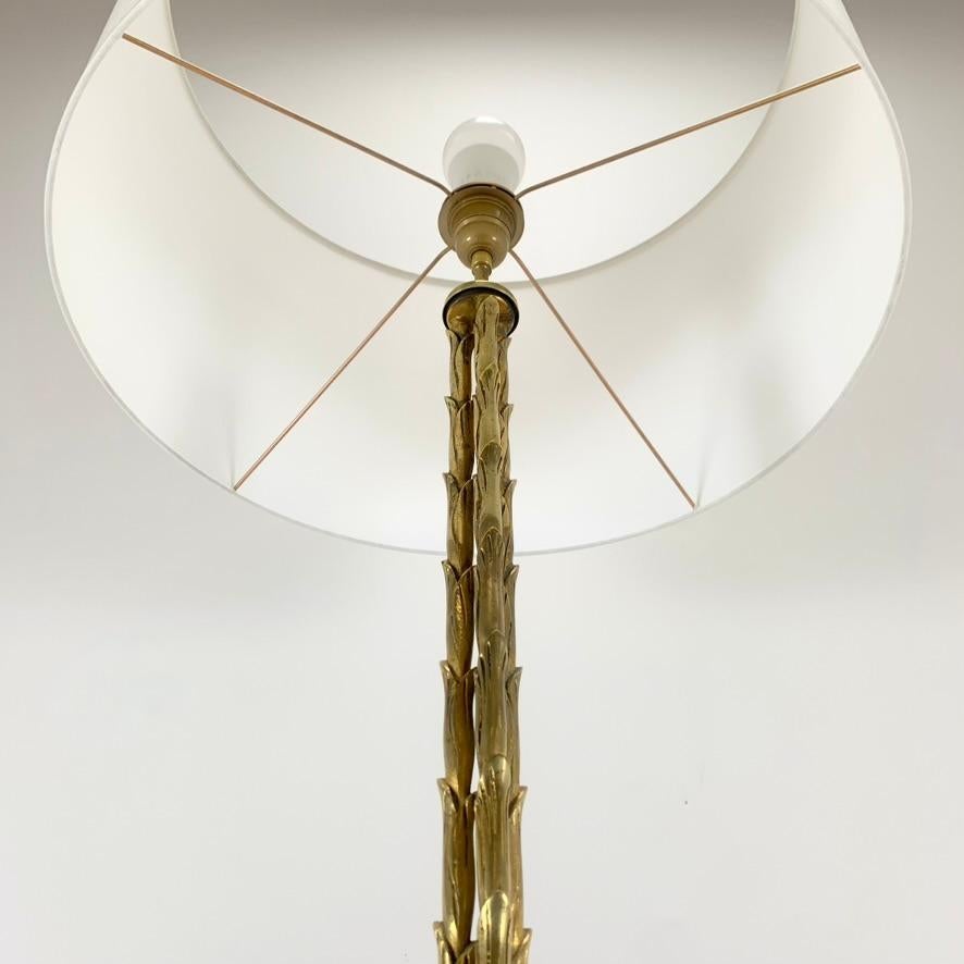 Lampada da terra in bronzo dorato Maison Charles, 1950 circa, Francia. in vendita 7