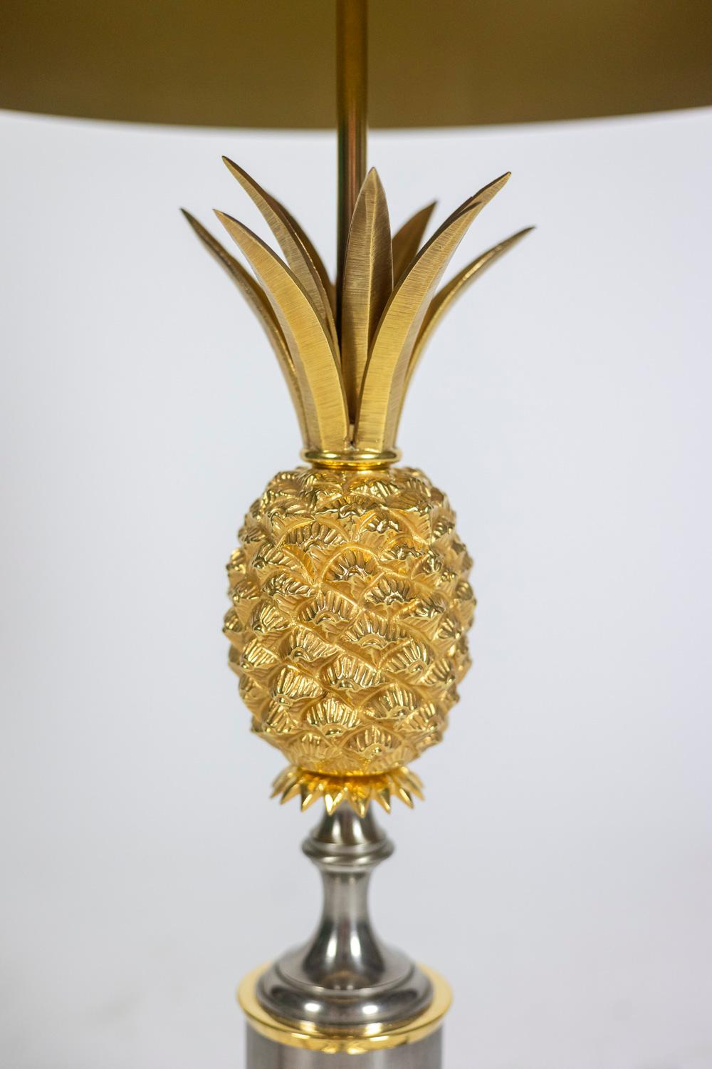 Maison Charles. Lámpara de bronce dorado y chapa. 1970s. en Excelente estado para la venta en Saint-Ouen, FR