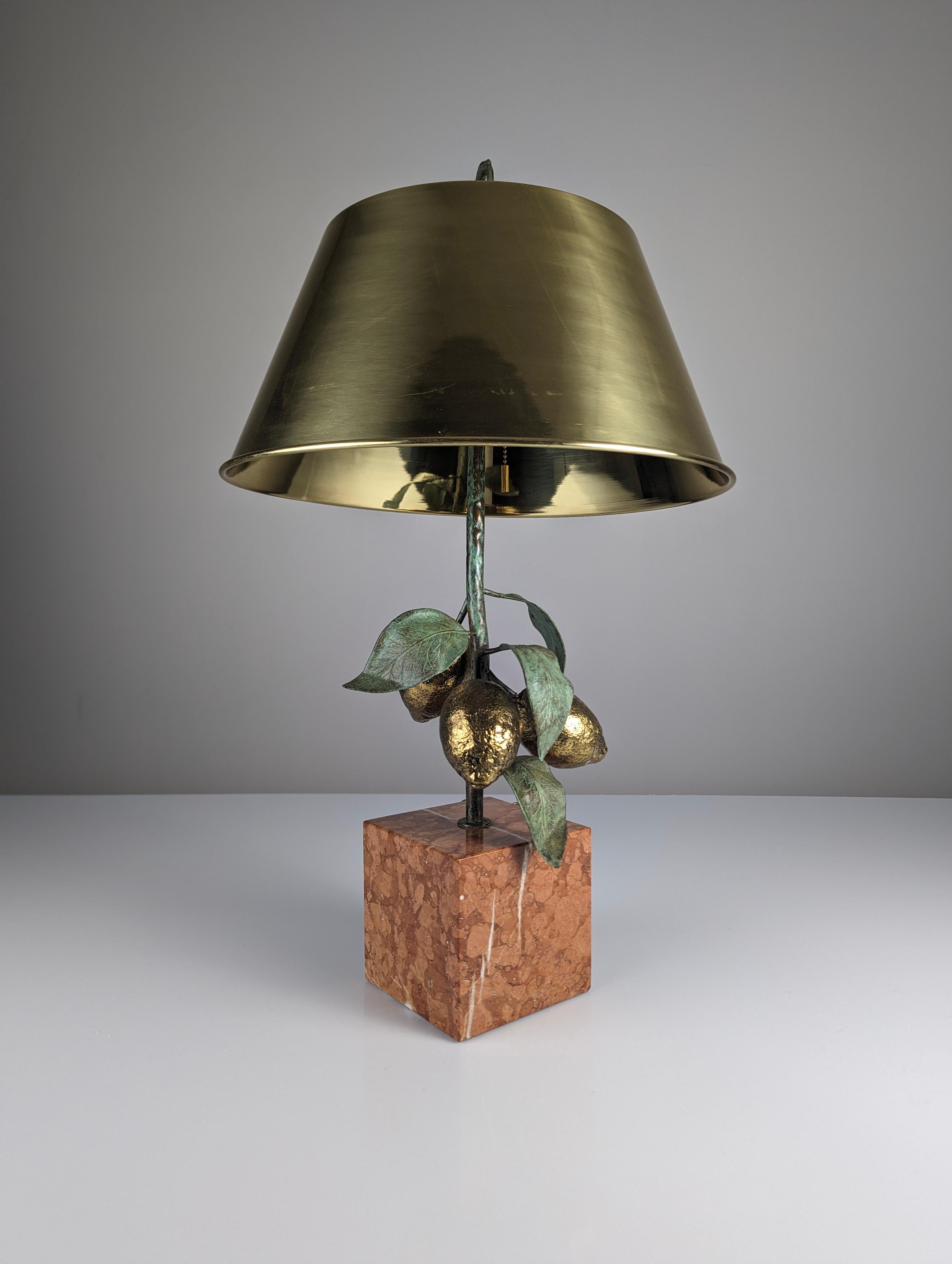 Maison Charles lemon table lamp made of bronze, brass and marble, 1970s In Good Condition For Sale In Benalmadena, ES