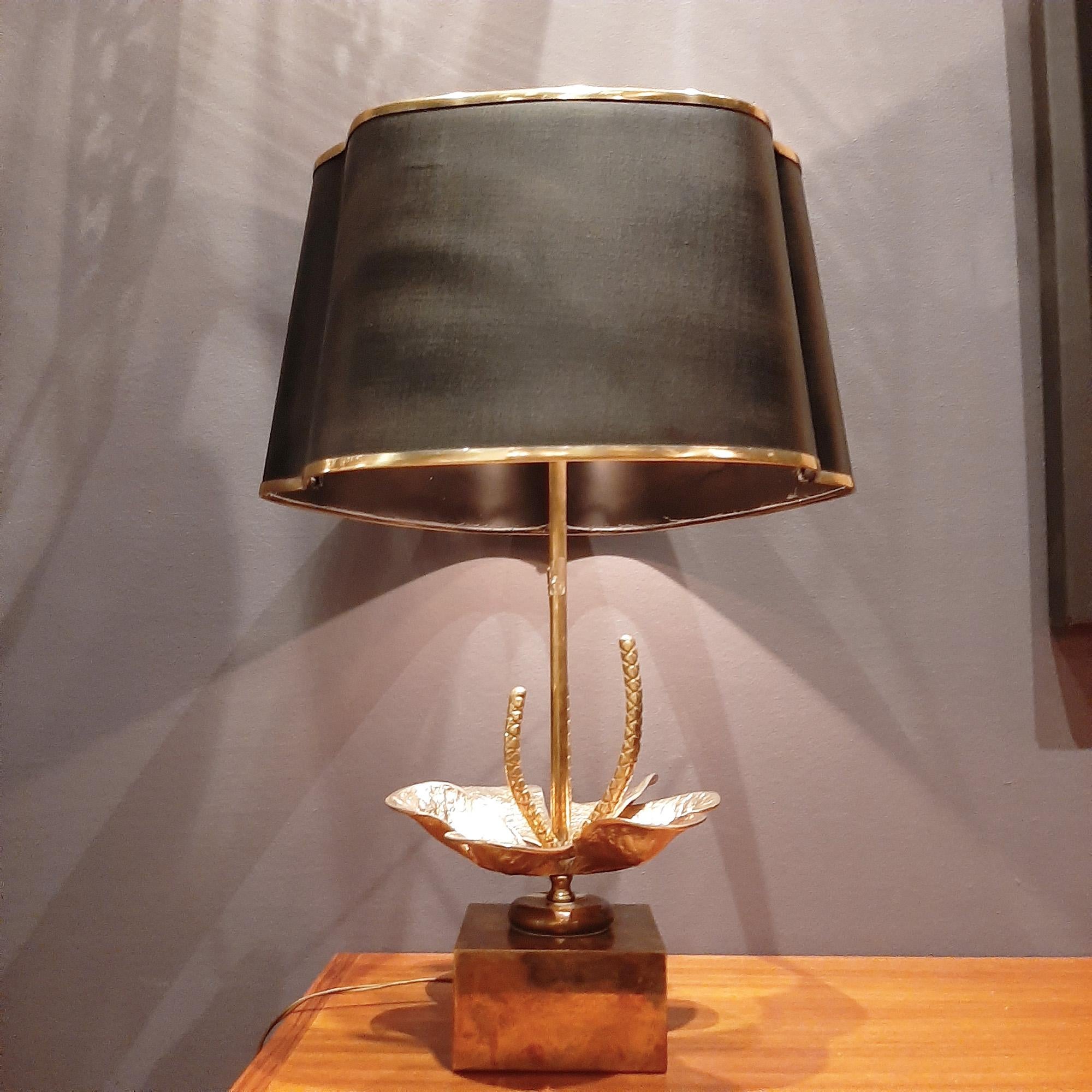 Maison Charles Nenuphar Water Lily Table Lamp from the 1960s In Good Condition In Baambrugge, NL