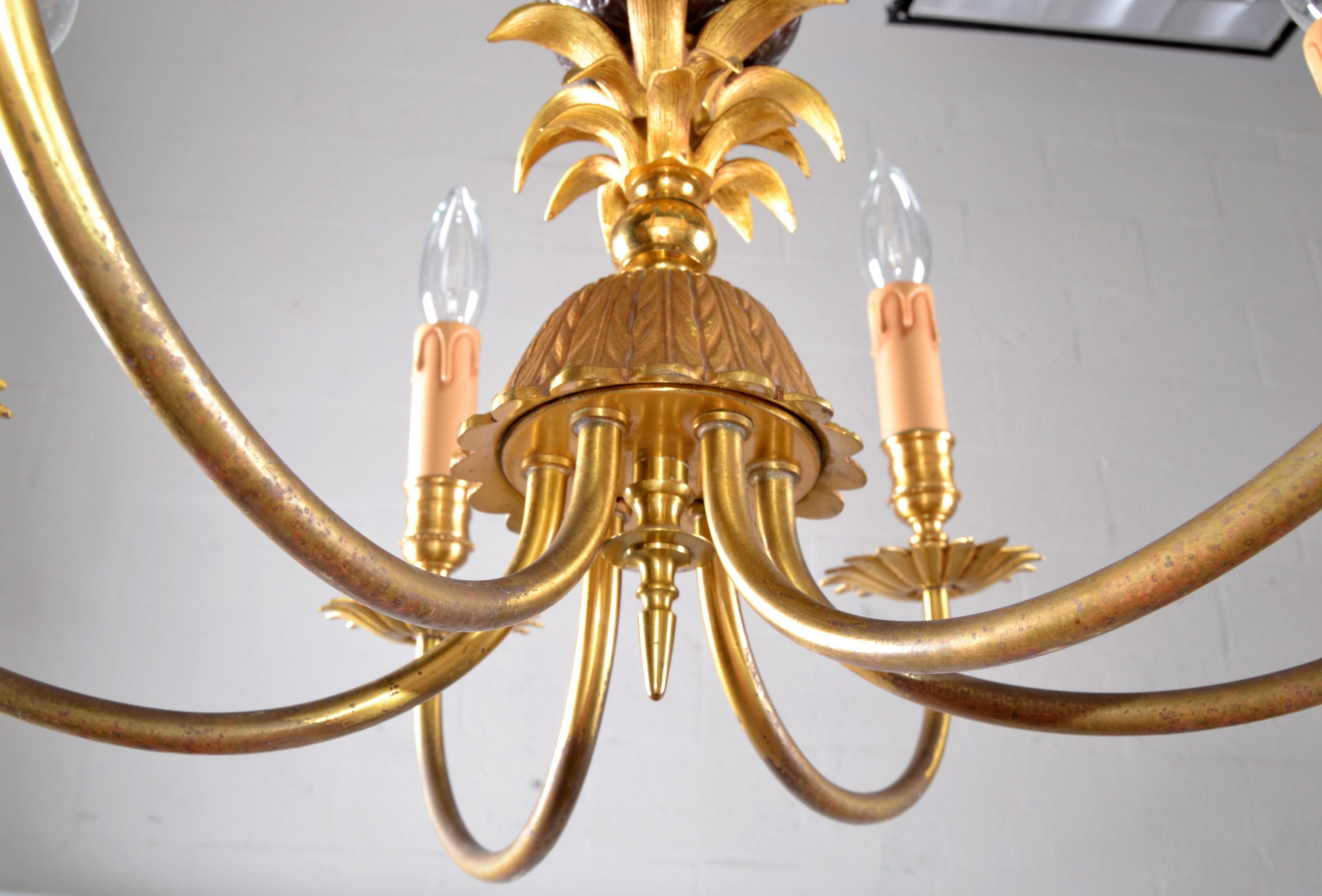Metallo Charles Charles, lampadario neoclassico a sei luci in bronzo con ananas e manicotti in vendita