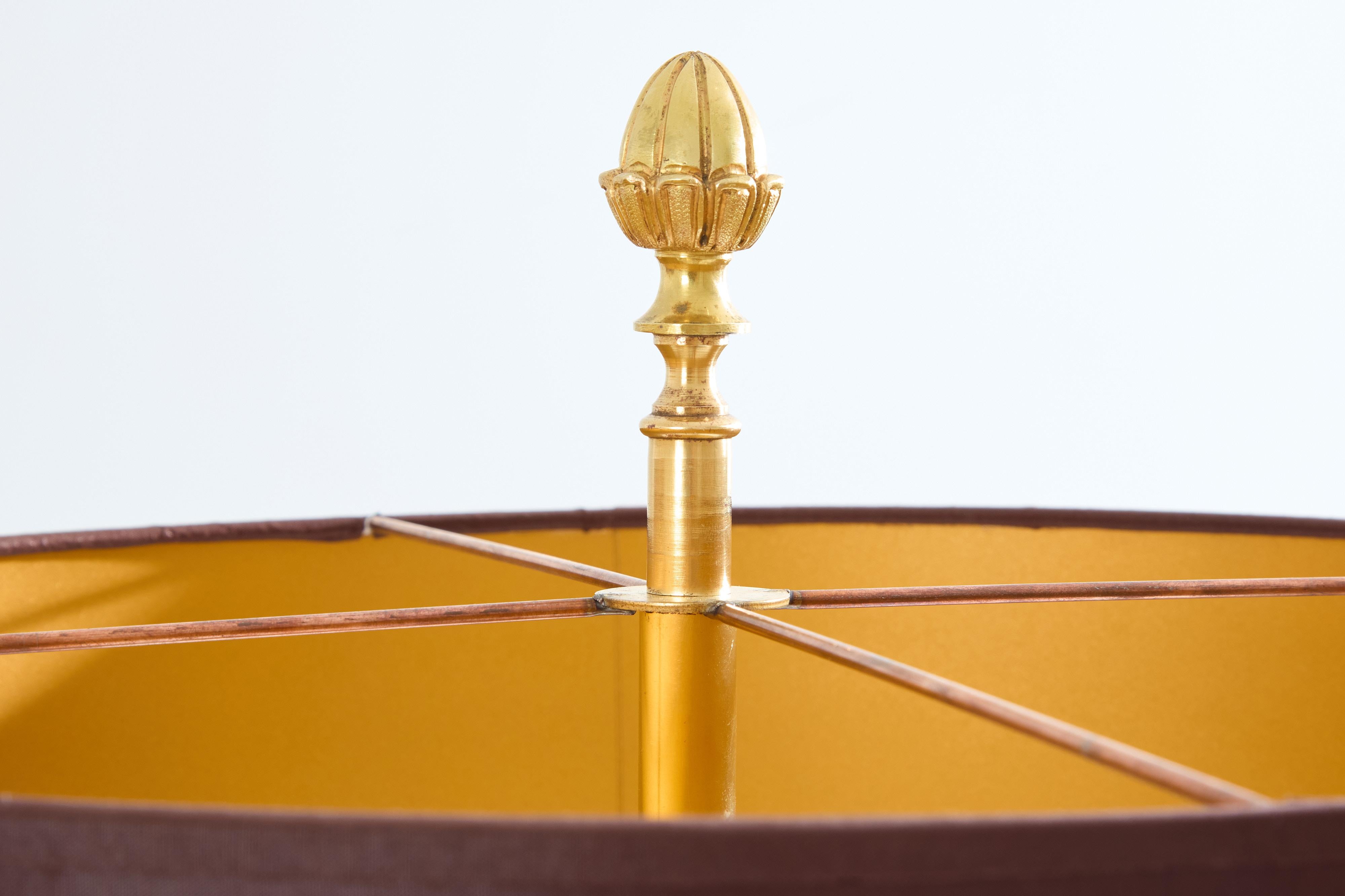 Maison Charles coppia di lampade in ottone patinato anni '50 in vendita 3