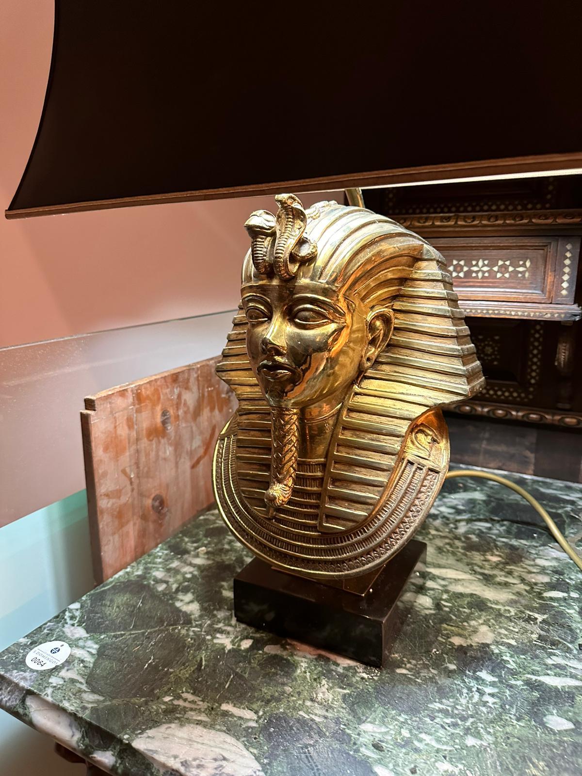 Maison Charles Paire de lampes pharaon vers 1970 20ème siècle VIDEO en vente 8