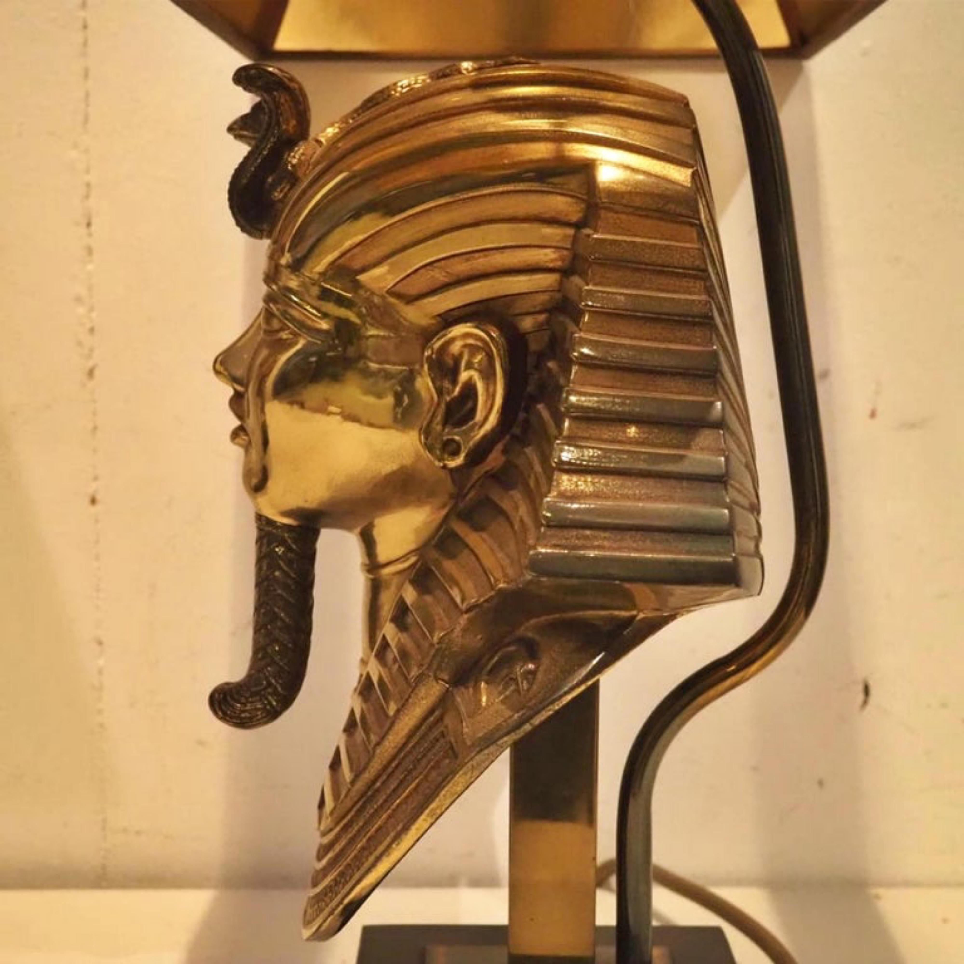 Maison Charles Pair of Pharaoh Lamps circa 1970 20th Century VIDEO In Good Condition For Sale In Madrid, ES