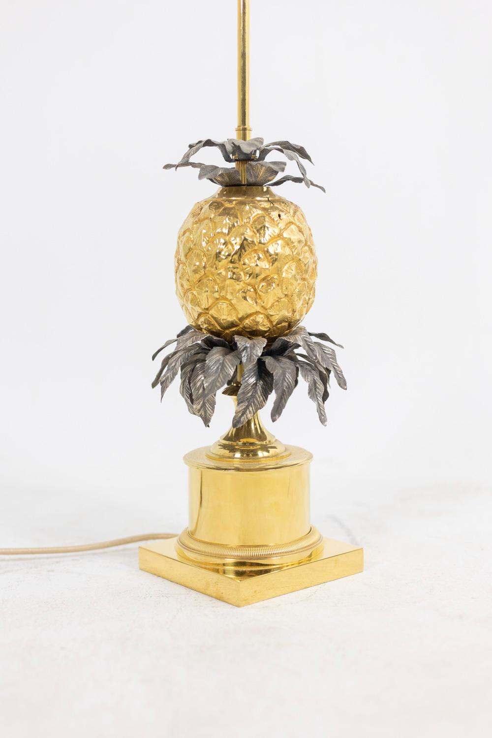 Français Maison Charles, lampe ananas en bronze, années 1960 en vente